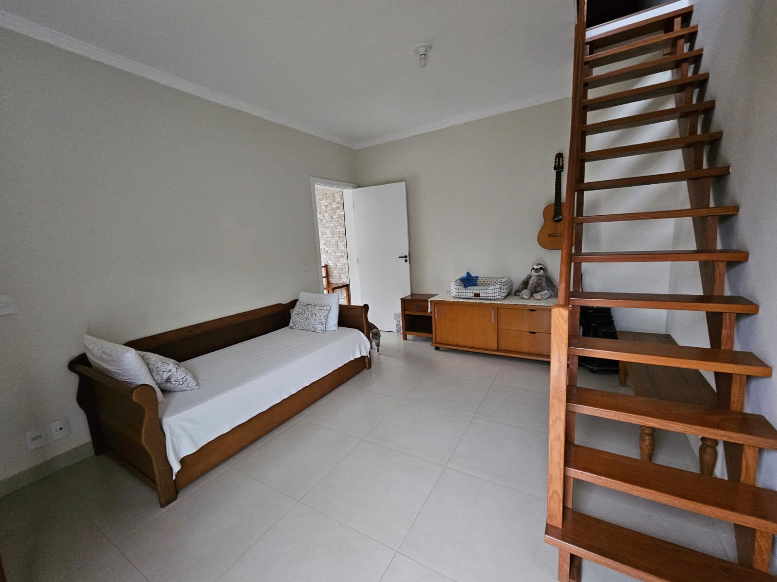 Casa a Venda em Condomínio Beverly Hills-Jandira