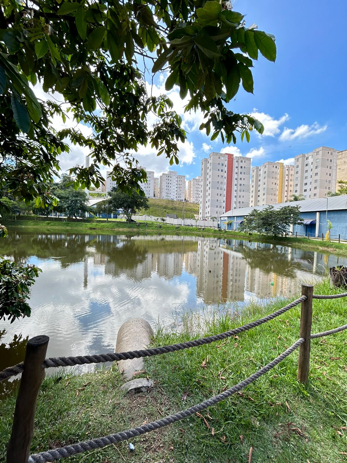 Apartamento a Venda em Condomínio Praça Estação Jandira 