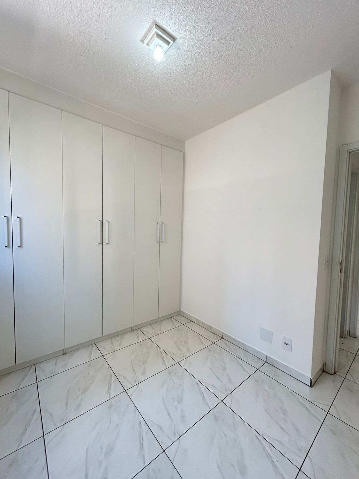 Apartamento a Venda em Condomínio Praça Estação Jandira 