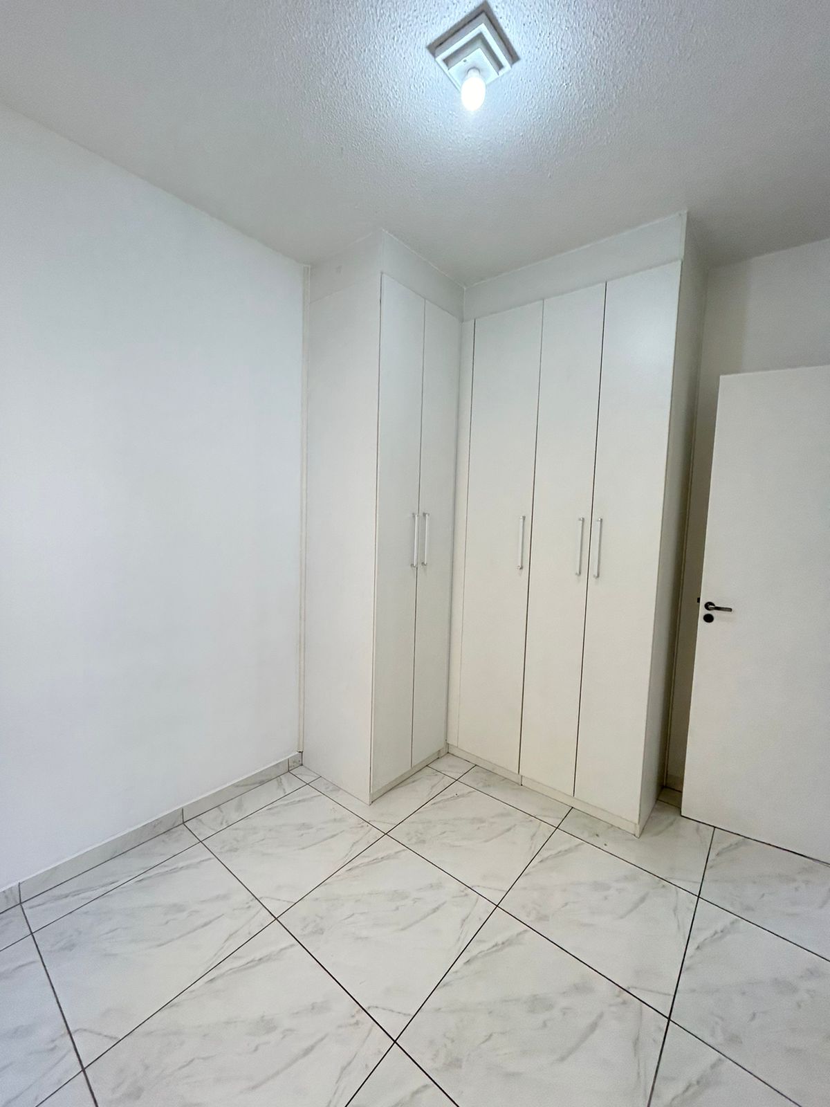 Apartamento a Venda em Condomínio Praça Estação Jandira 