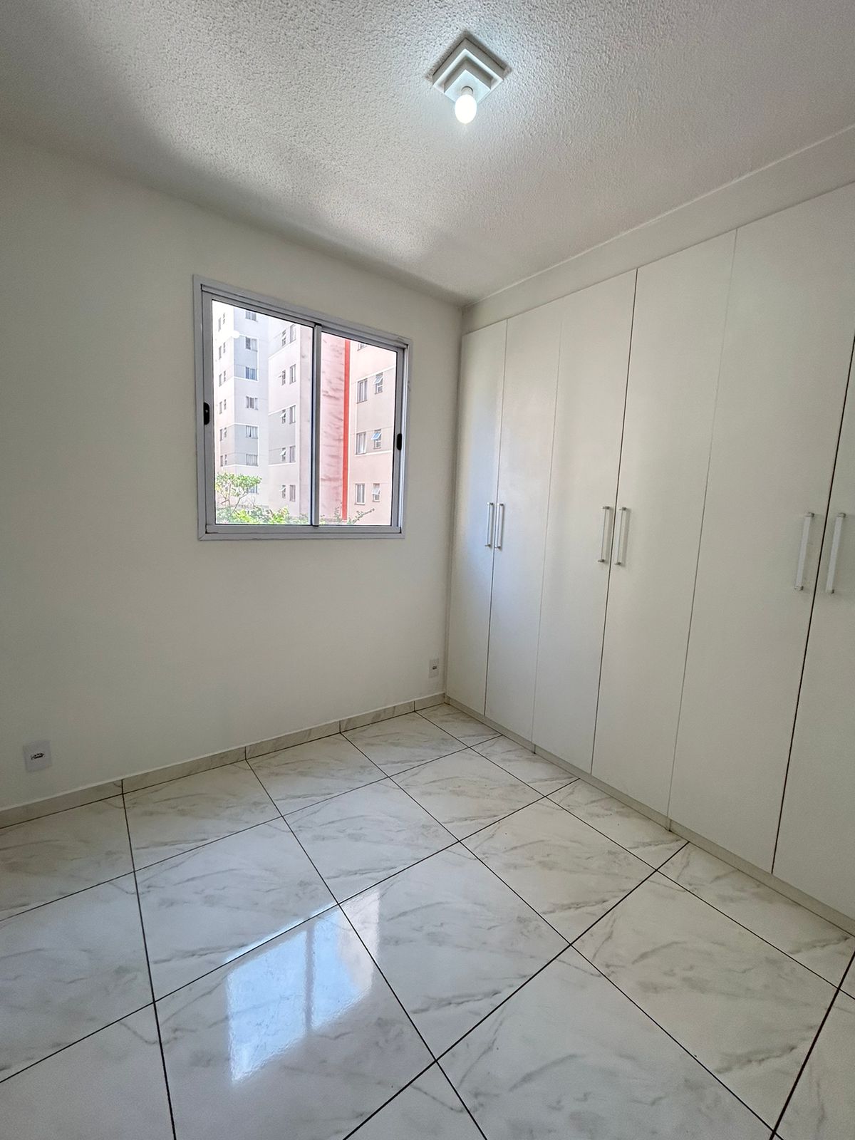 Apartamento a Venda em Condomínio Praça Estação Jandira 