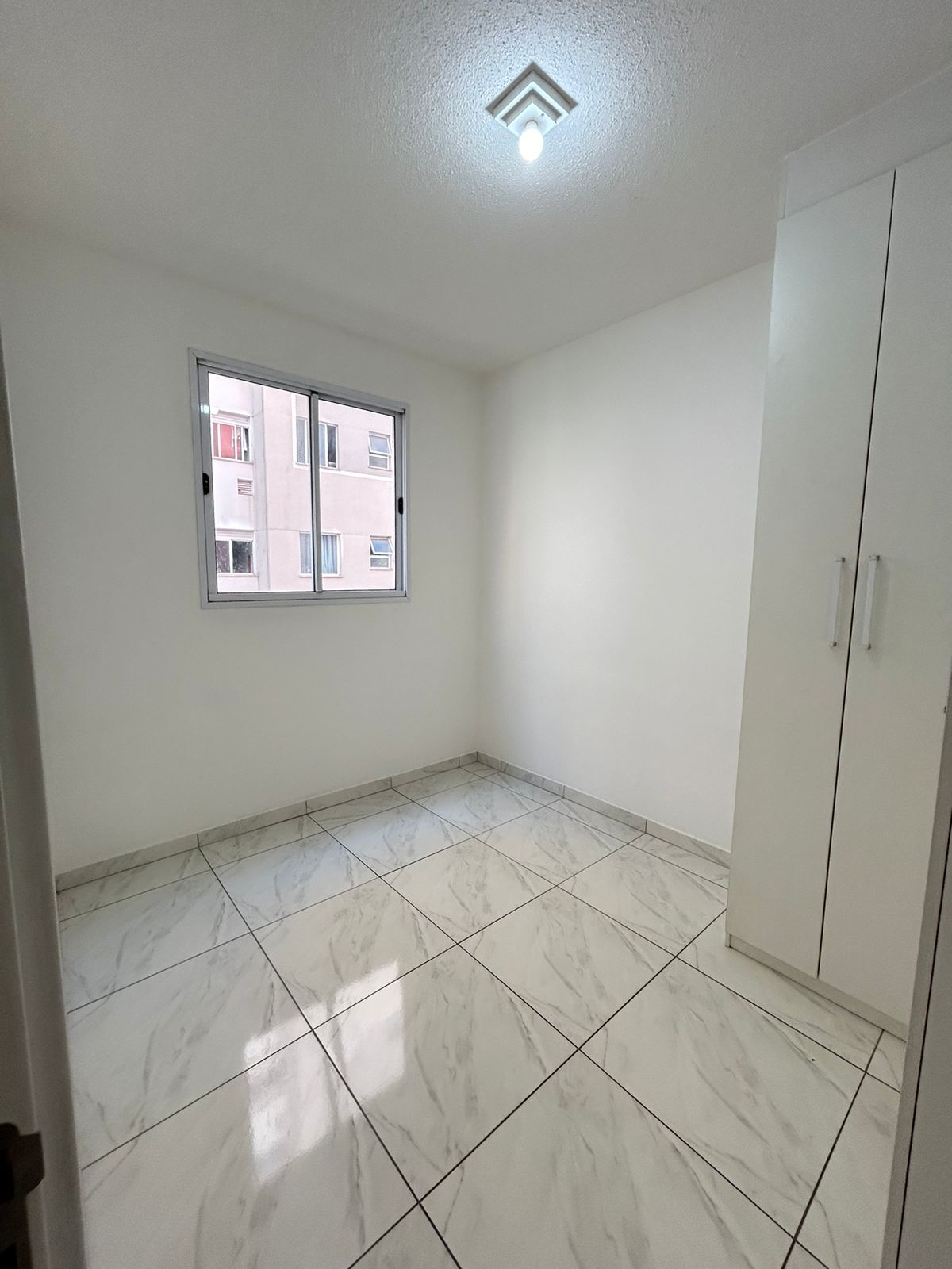 Apartamento a Venda em Condomínio Praça Estação Jandira 