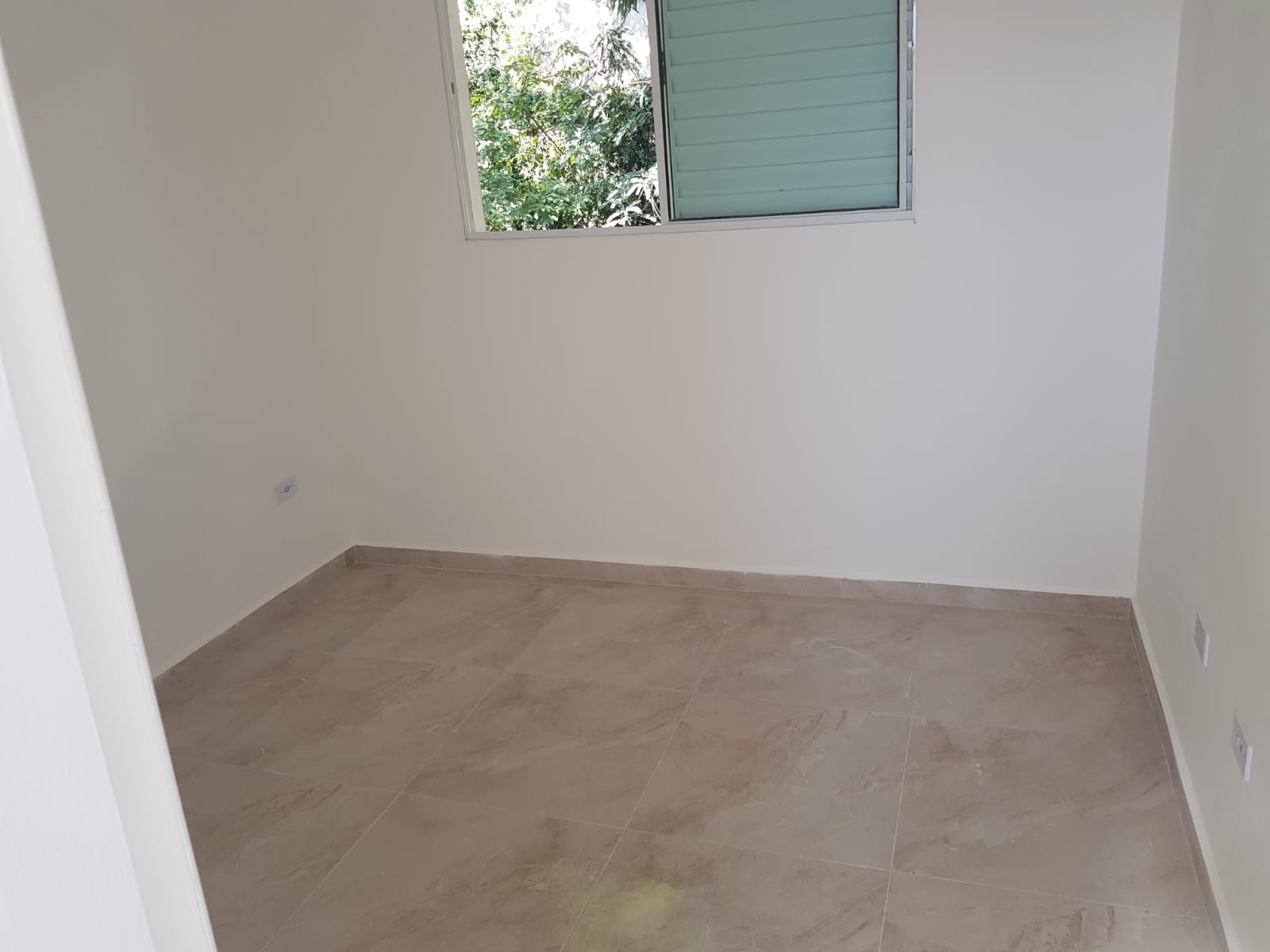 Locação  Casa Geminada no Cond. Residencial Reserva Monte Carlo - Jandira