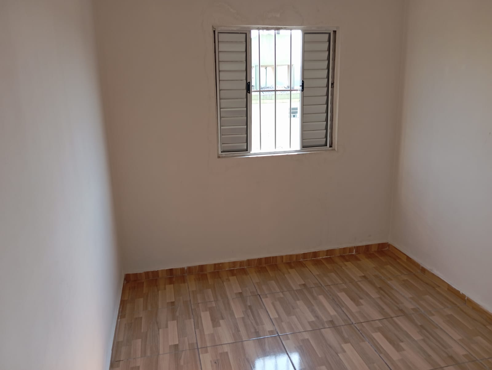 Apartamento à Venda - 2 Dormitórios em Carapicuíba, SP