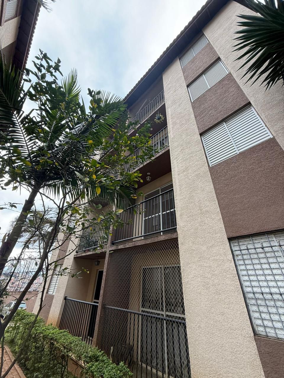 Apartamento à venda  – Condomínio Recanto Violeta I