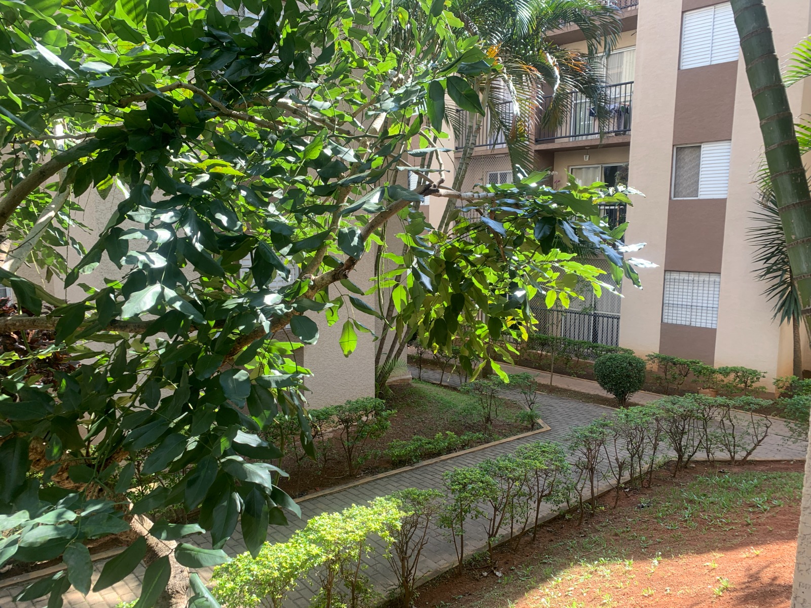 Apartamento à venda  – Condomínio Recanto Violeta I