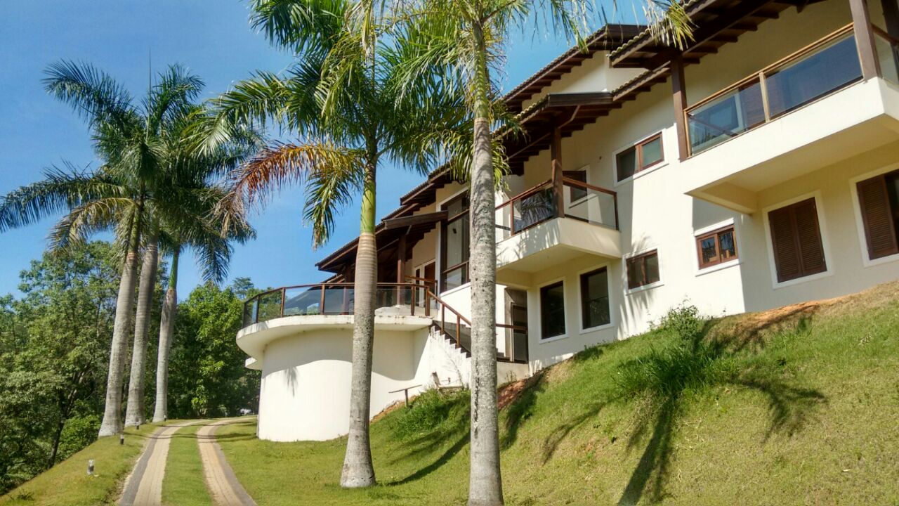 Bela casa no condomínio Parque dos Manacás em Jundiaí SP