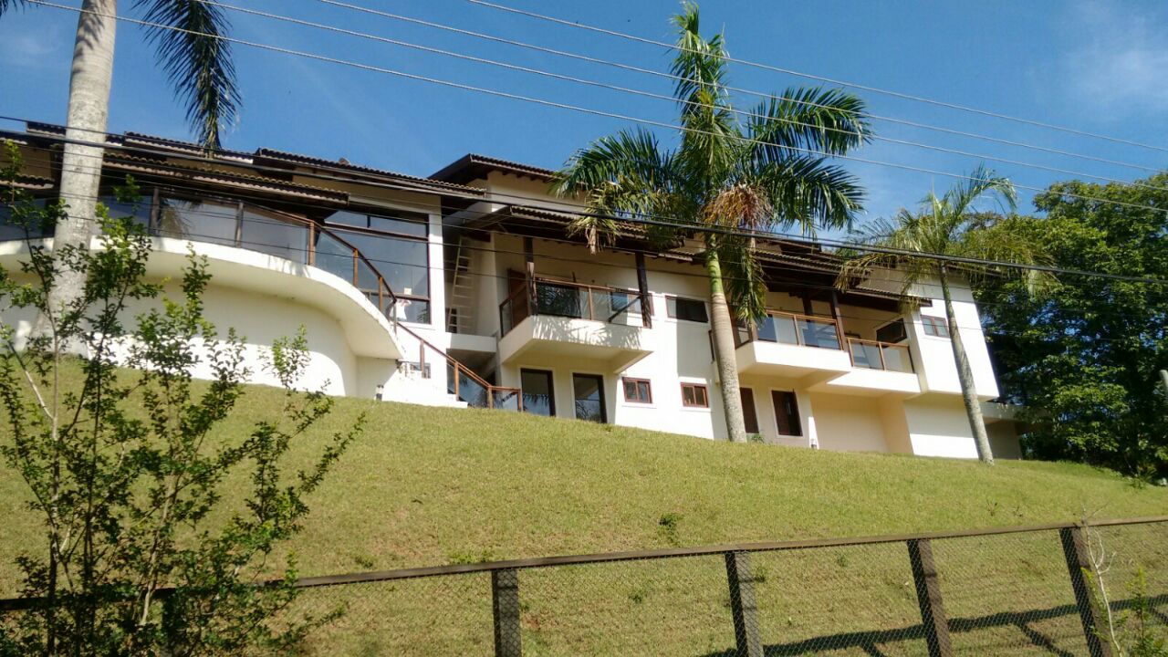 Bela casa no condomínio Parque dos Manacás em Jundiaí SP