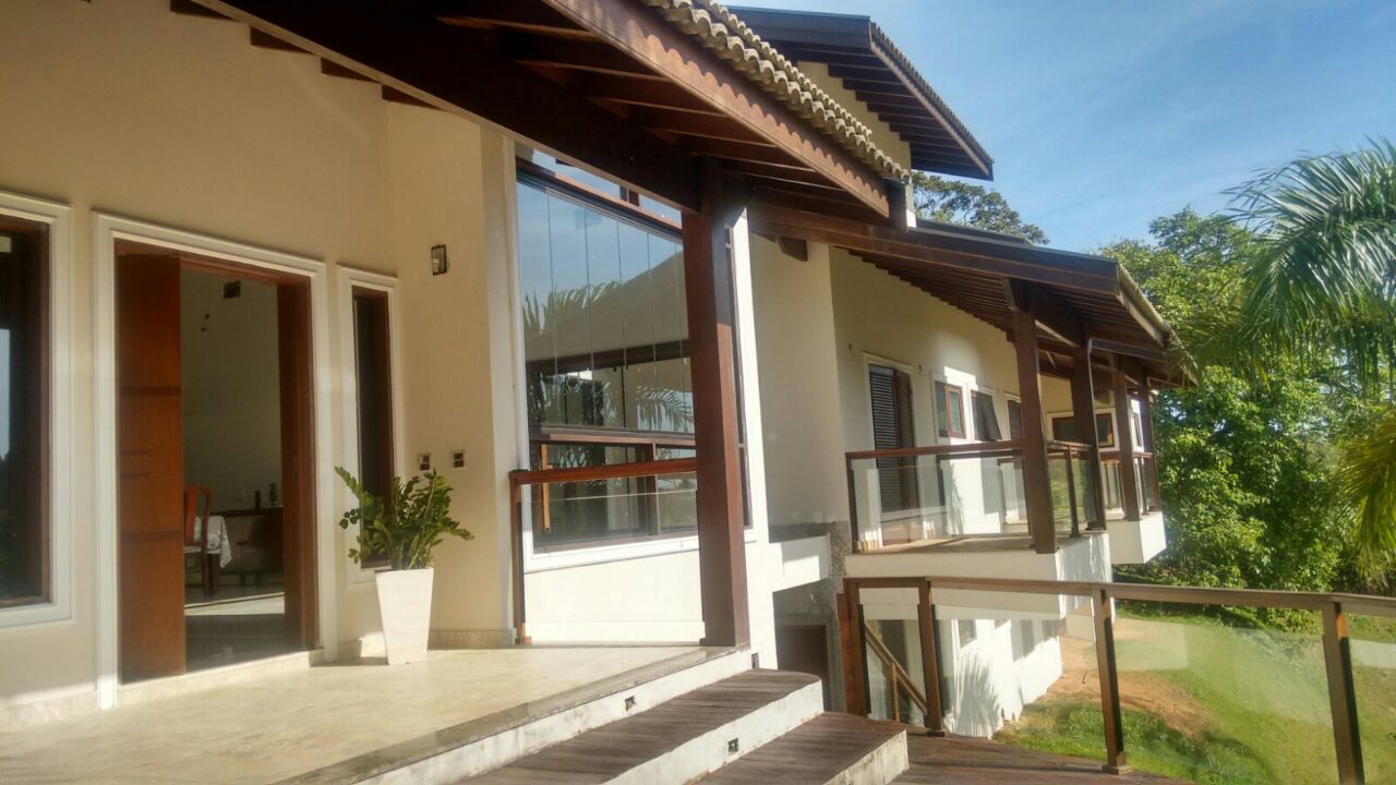 Bela casa no condomínio Parque dos Manacás em Jundiaí SP