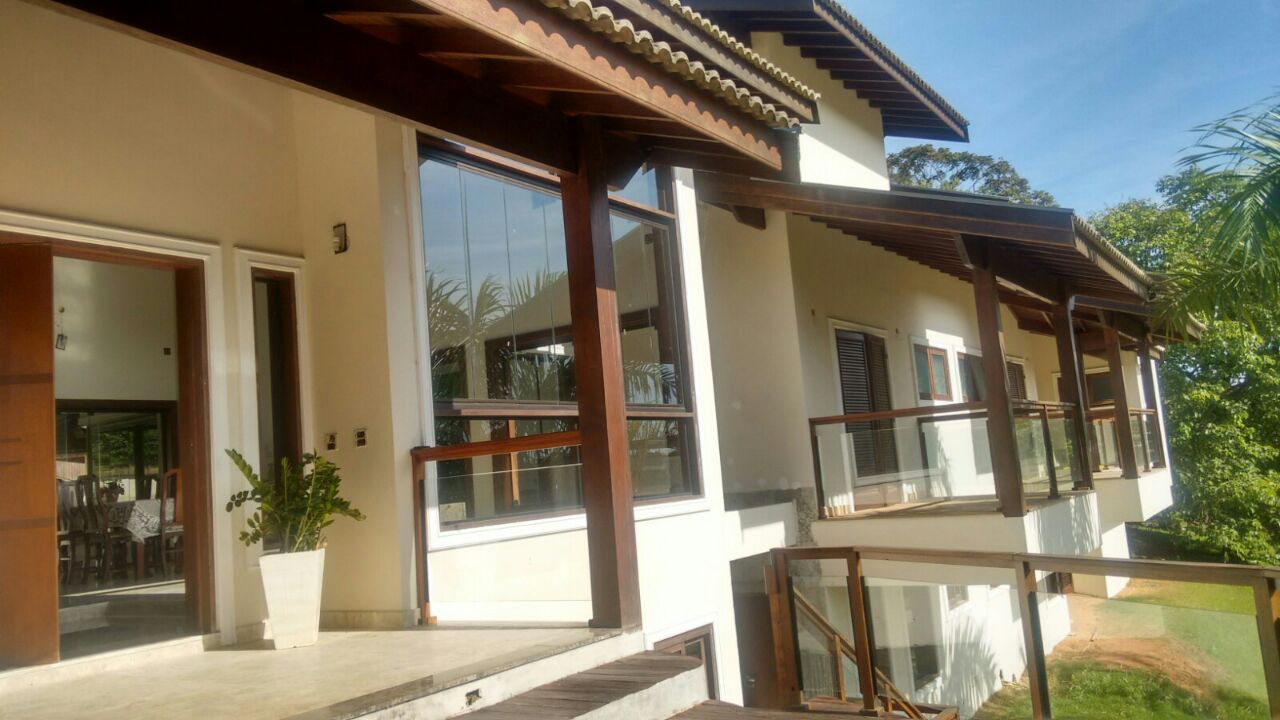 Bela casa no condomínio Parque dos Manacás em Jundiaí SP
