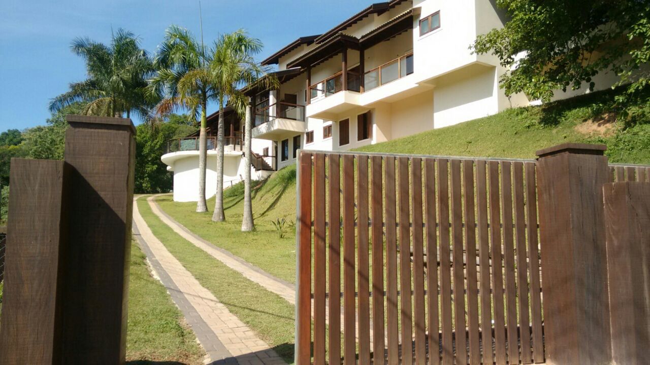 Bela casa no condomínio Parque dos Manacás em Jundiaí SP