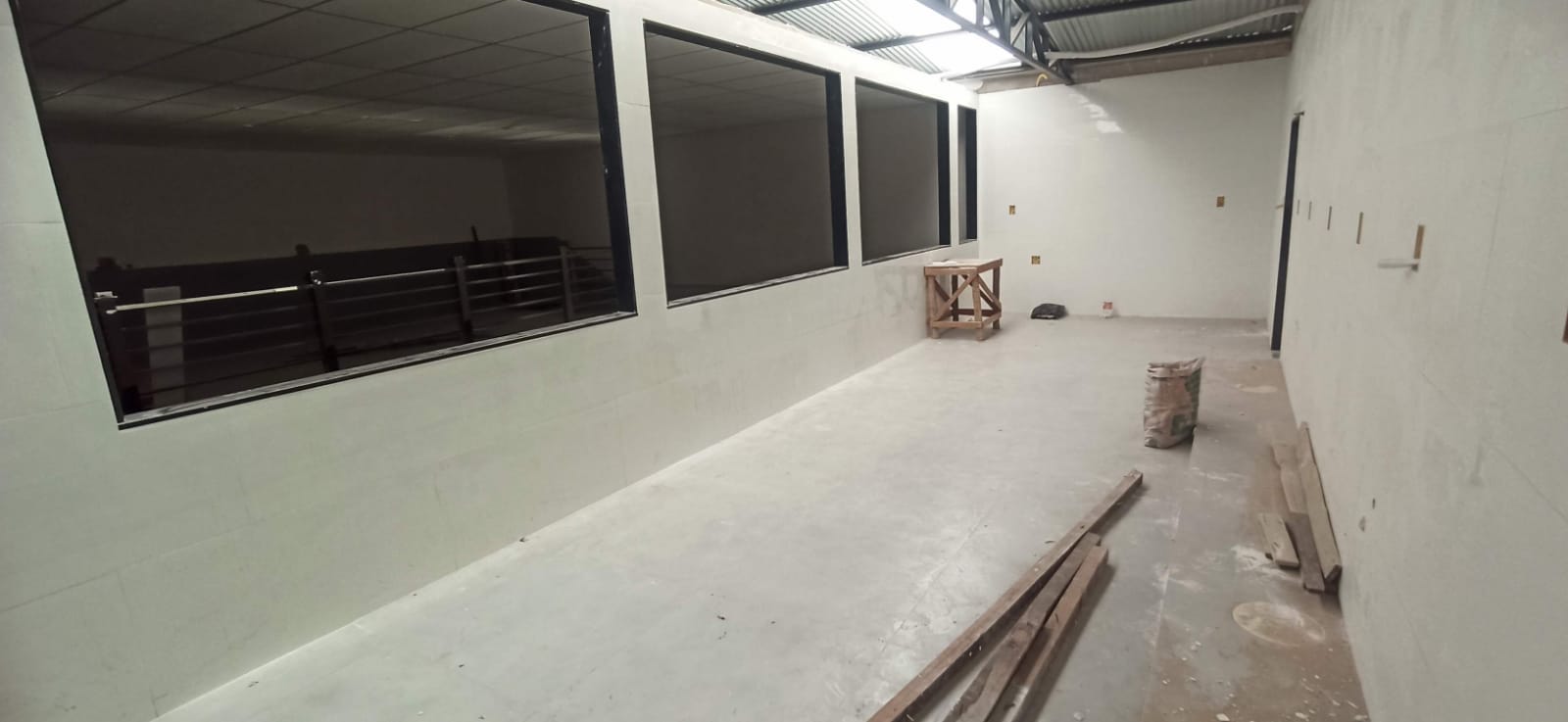 PONTO COMERCIAL COM 2 PAVIMENTOS - JARDIM PEROLA