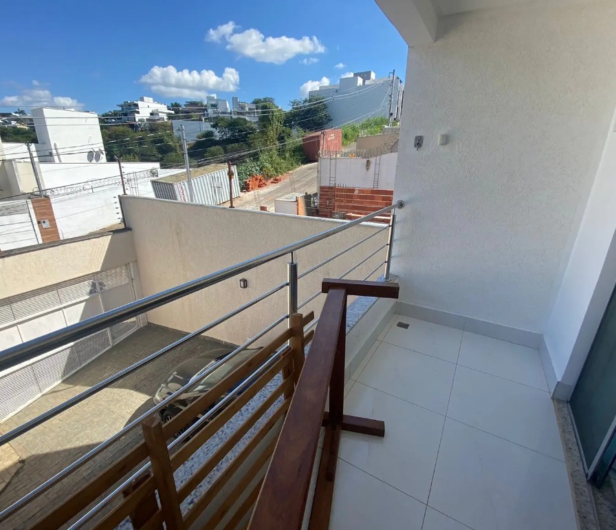 CASA DUPLEX NO BELVEDERE