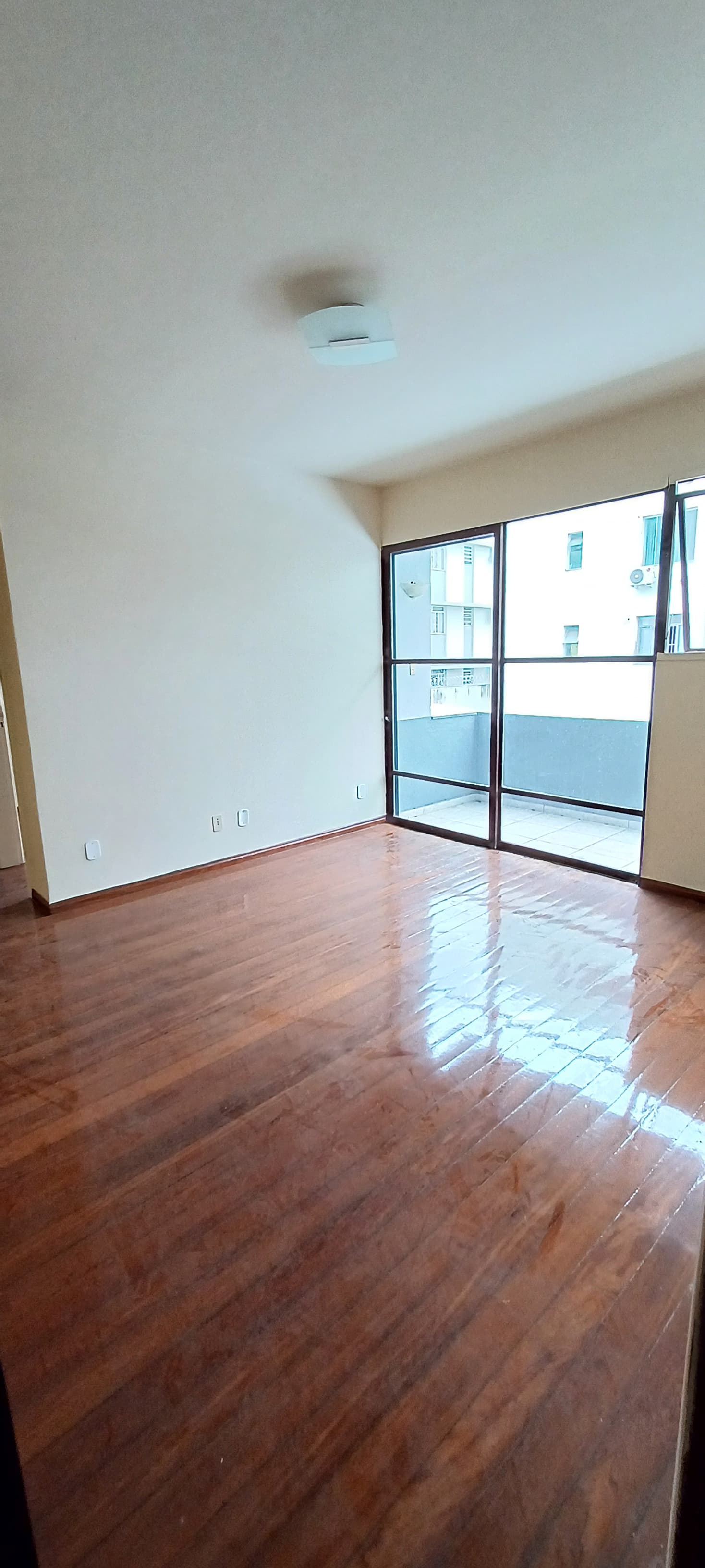 APARTAMENTO NO ESPLANADA