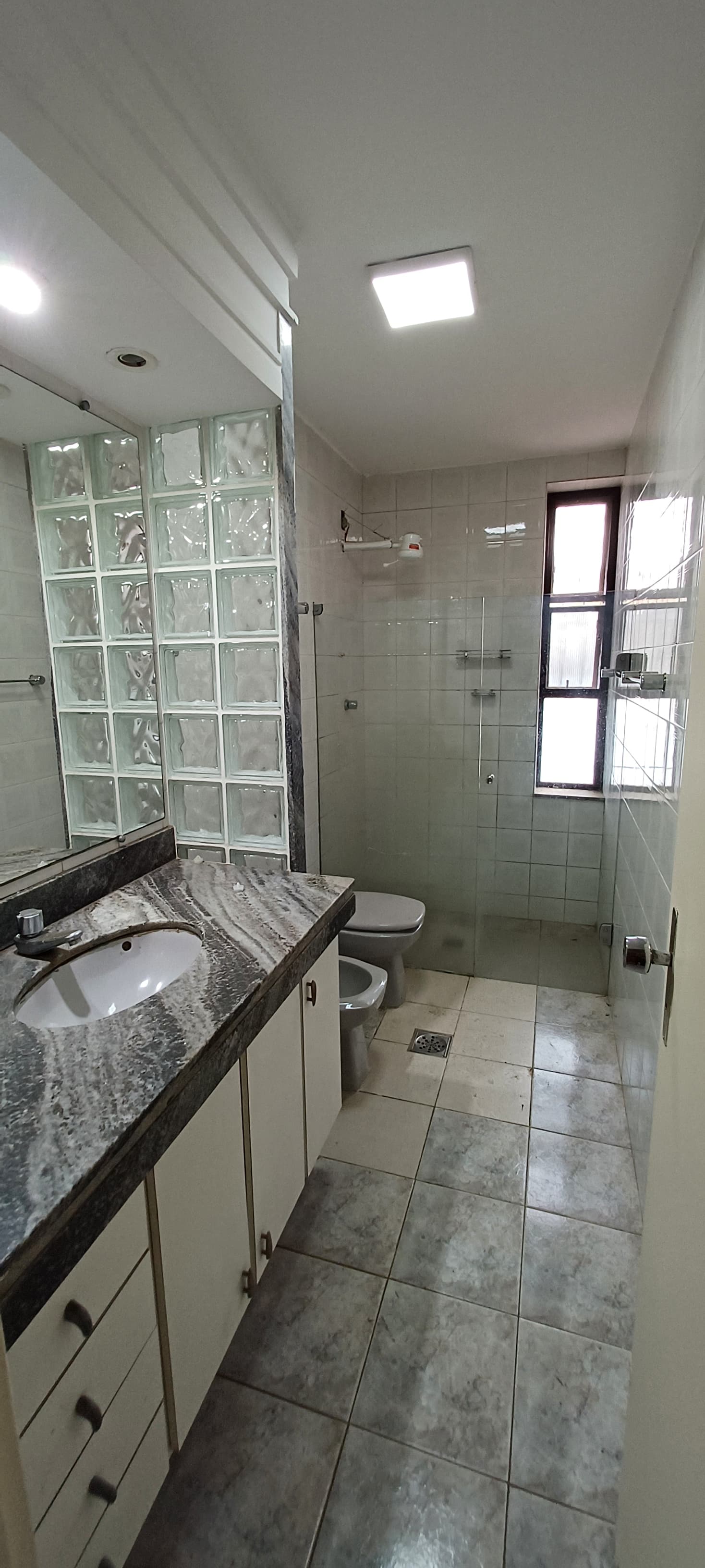 APARTAMENTO NO ESPLANADA