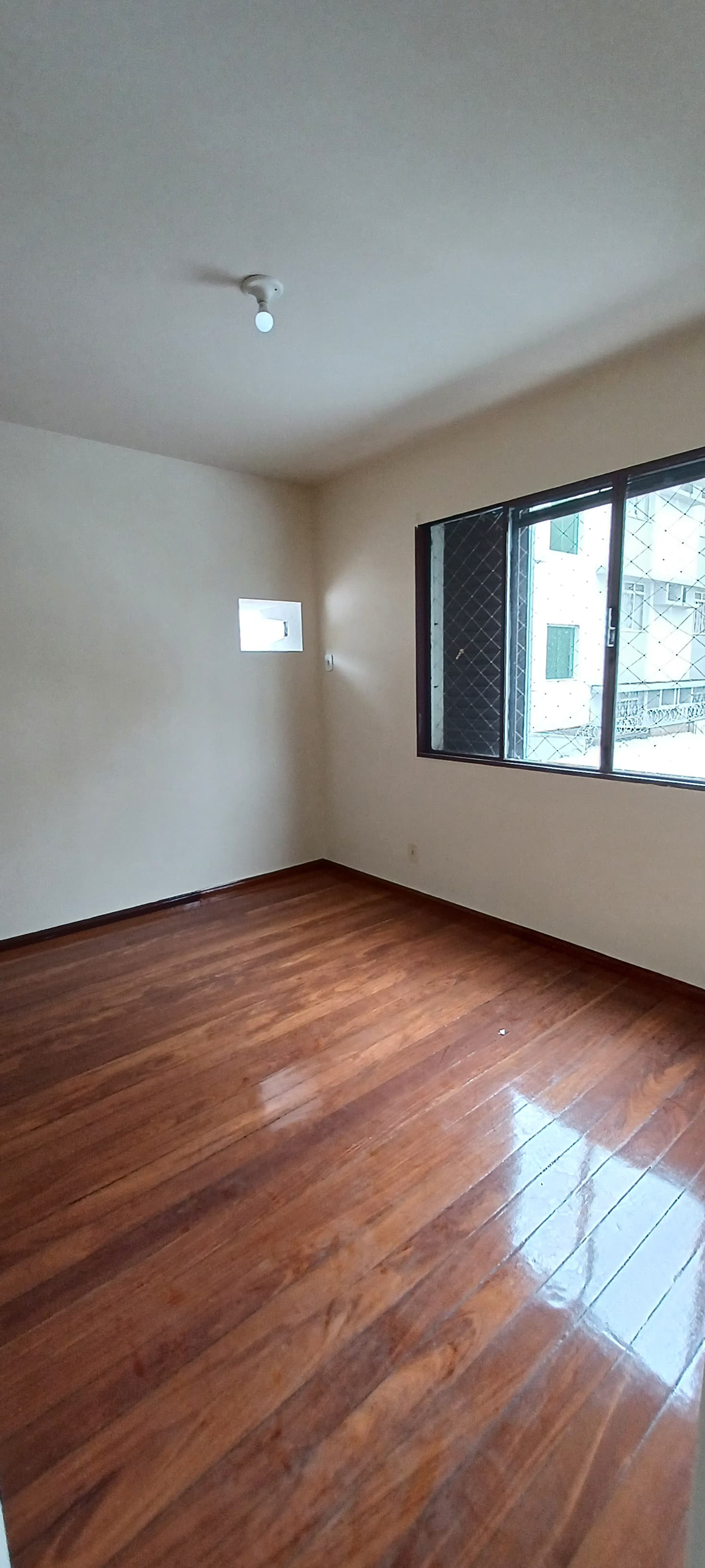 APARTAMENTO NO ESPLANADA