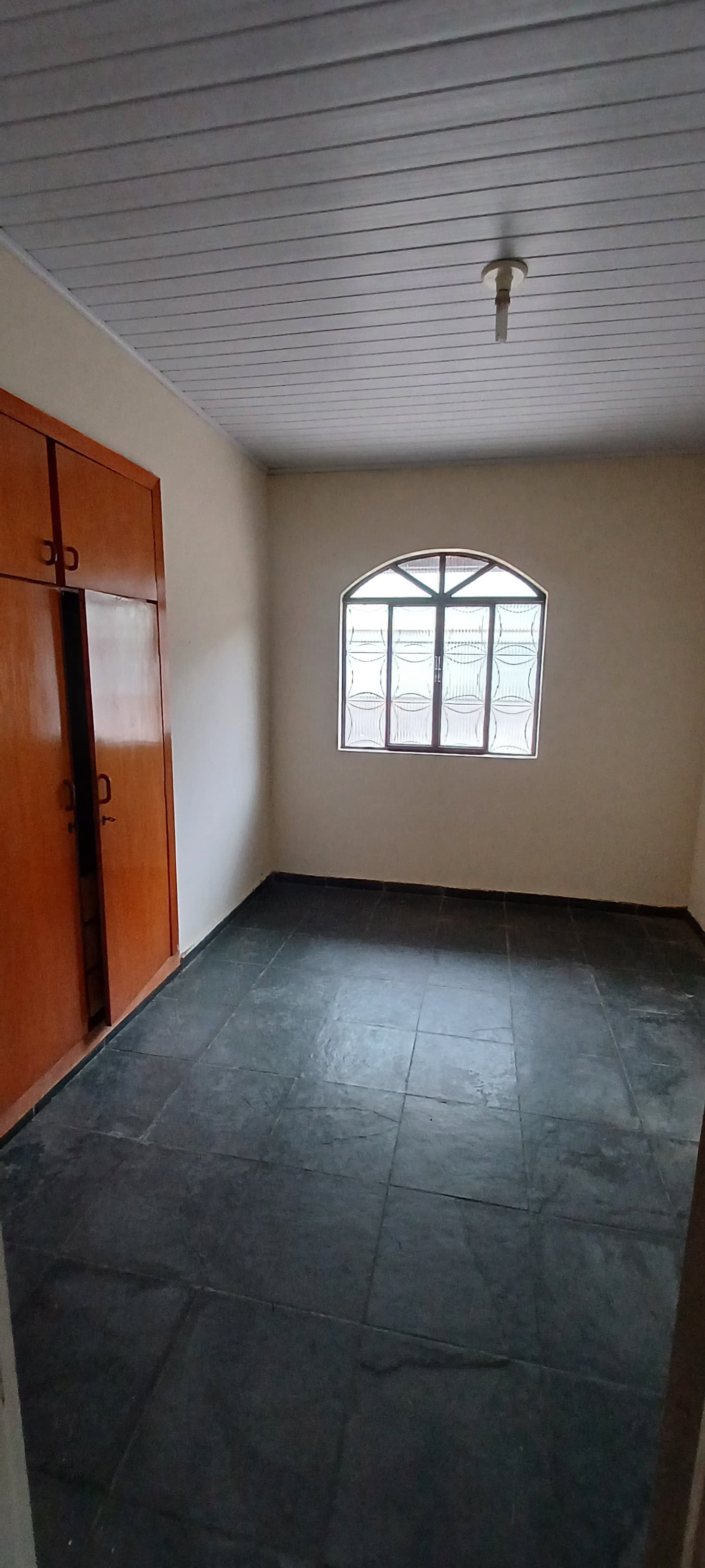 CASA NO BAIRRO DE LOURDES