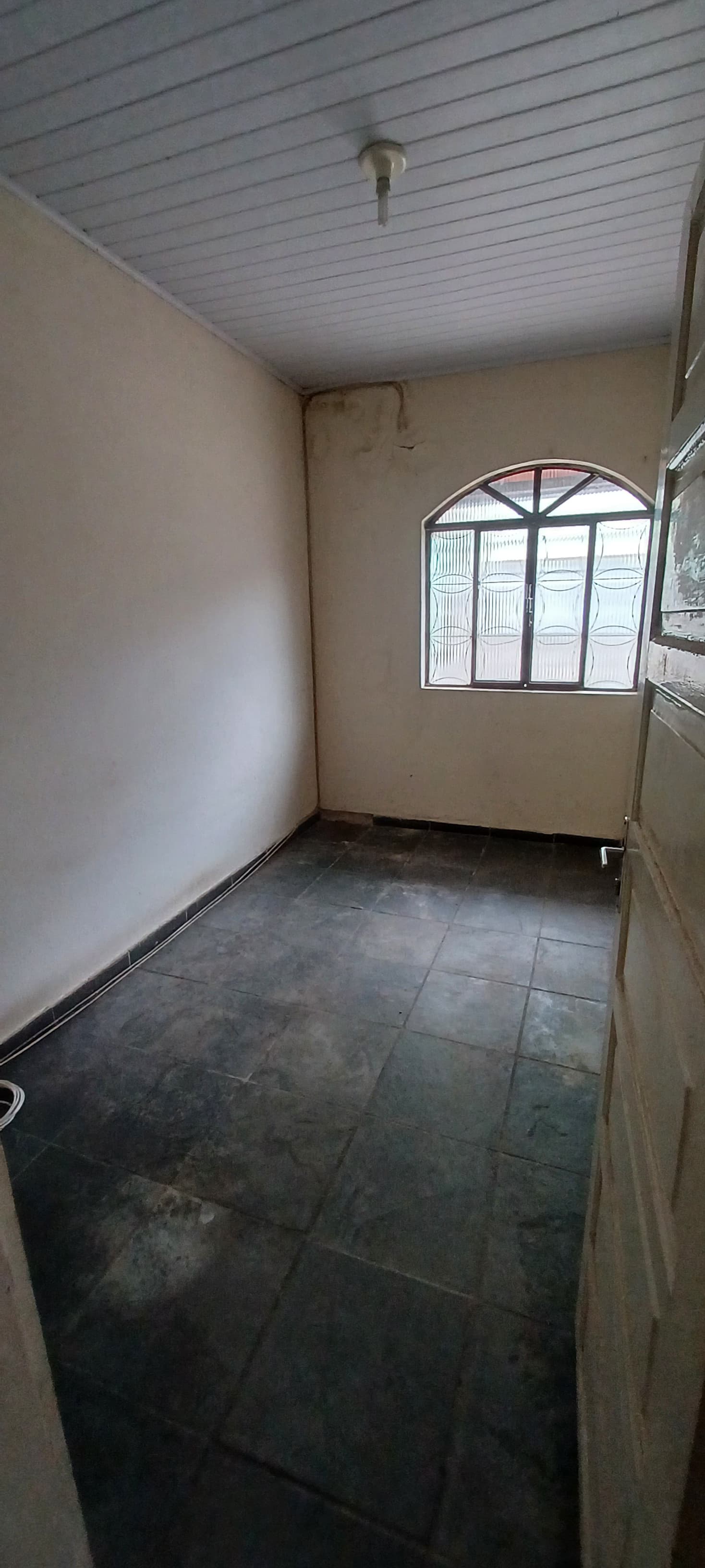 CASA NO BAIRRO DE LOURDES