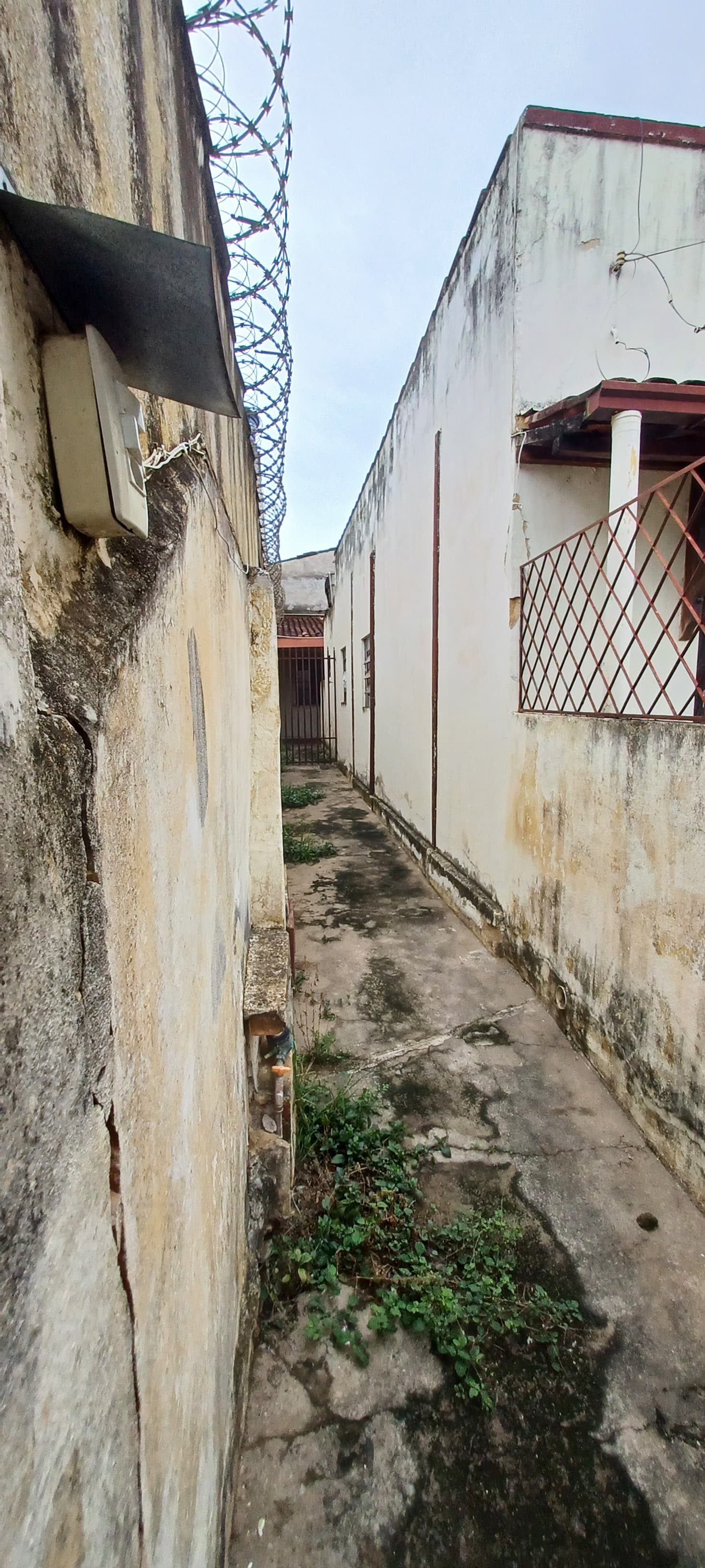 CASA NO BAIRRO DE LOURDES