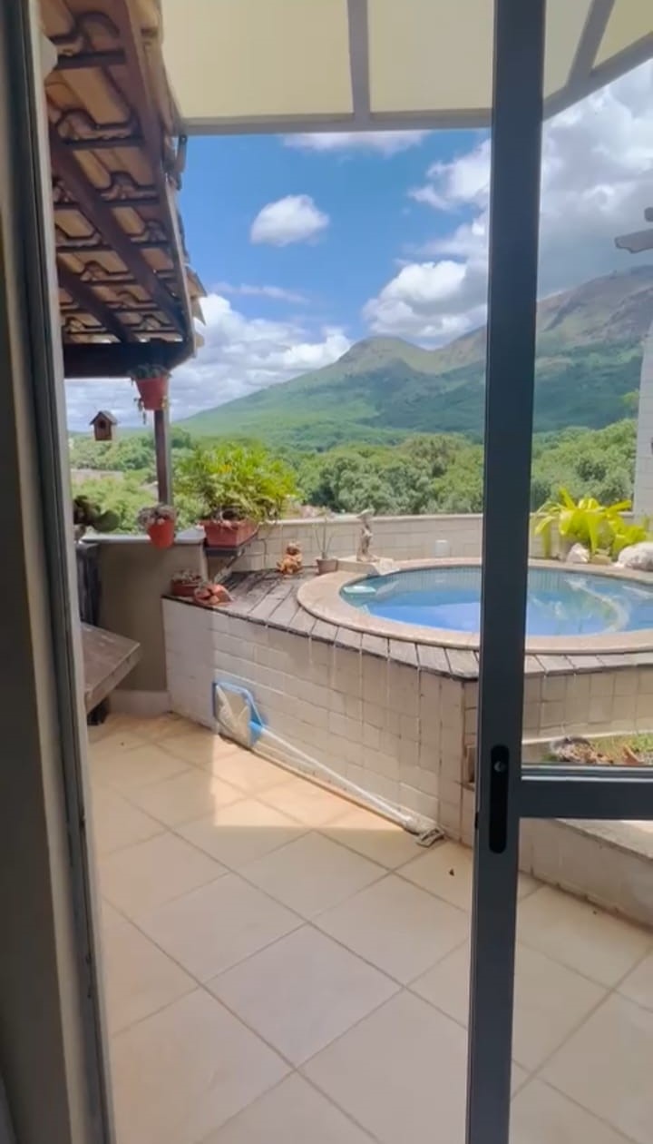 Cobertura na Ilha dos Araújos