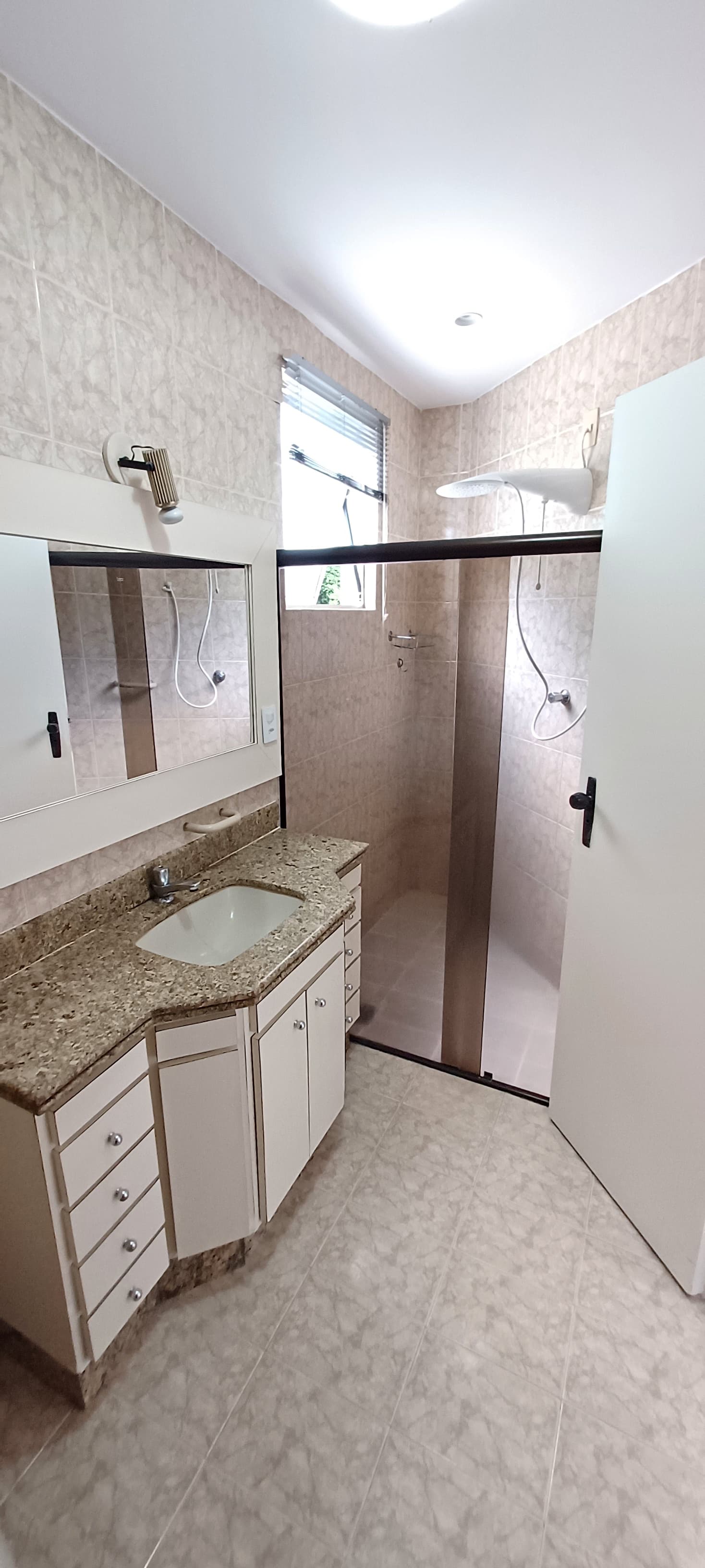 APARTAMENTO NO ESPLANADINHA
