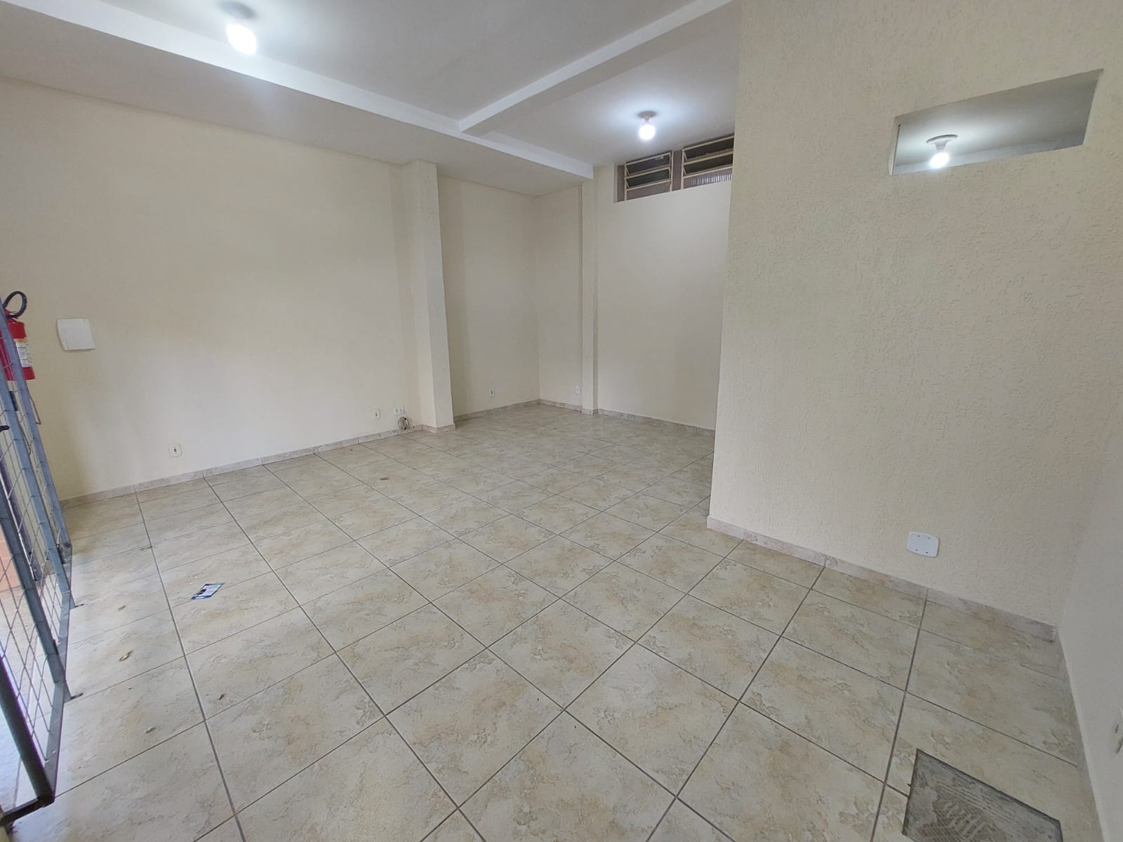 PONTO COMERCIAL NO VILA BRETAS
