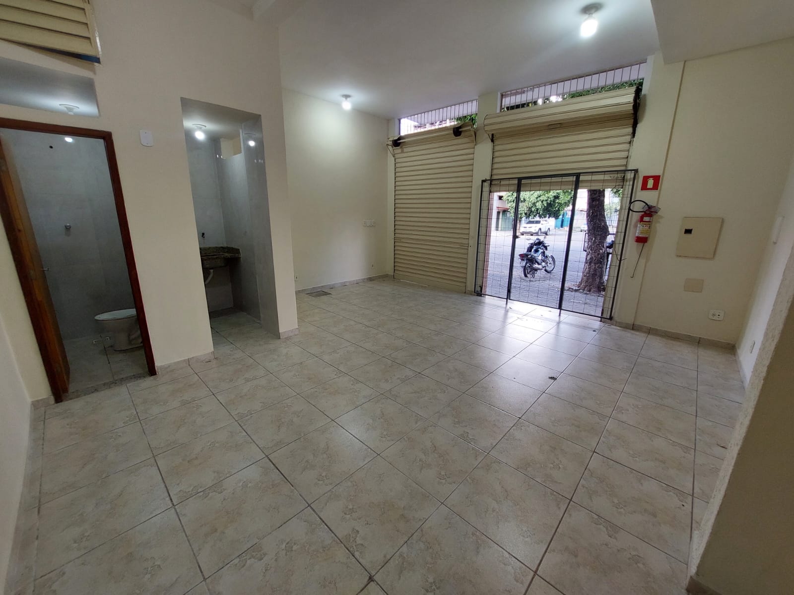 PONTO COMERCIAL NO VILA BRETAS