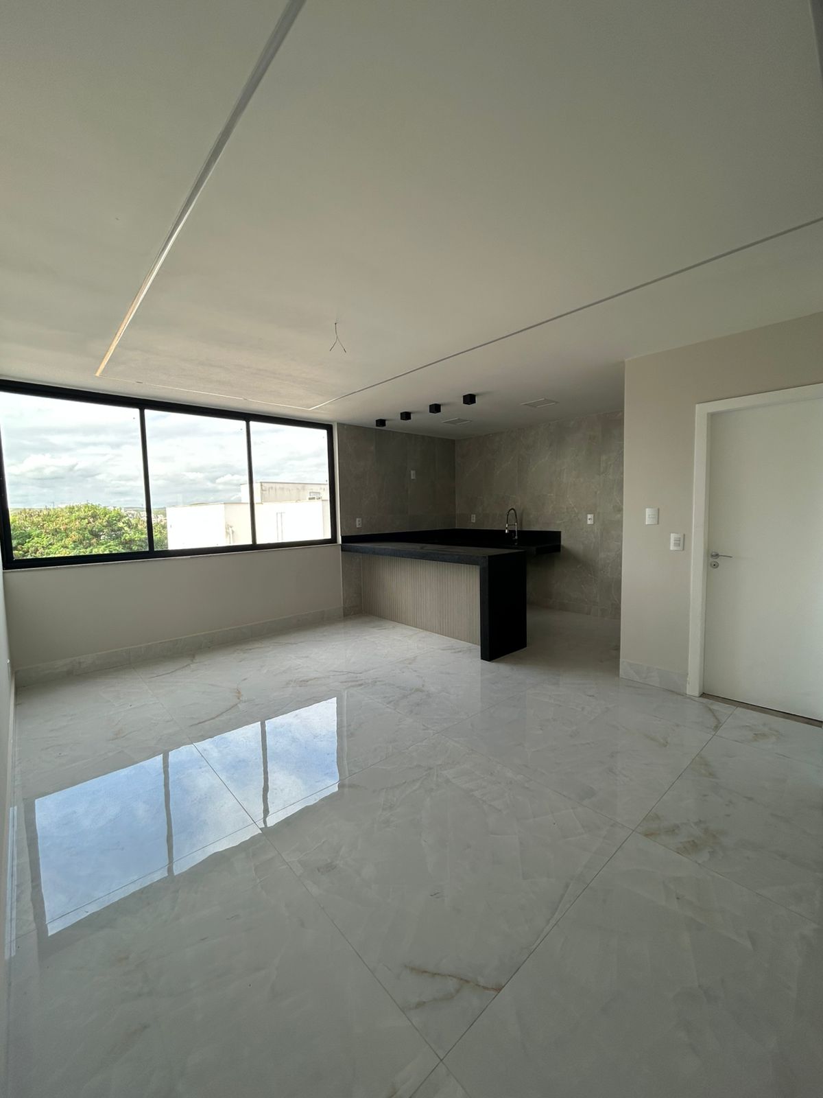 CASA TRIPLEX NO CIDADE  NOVA