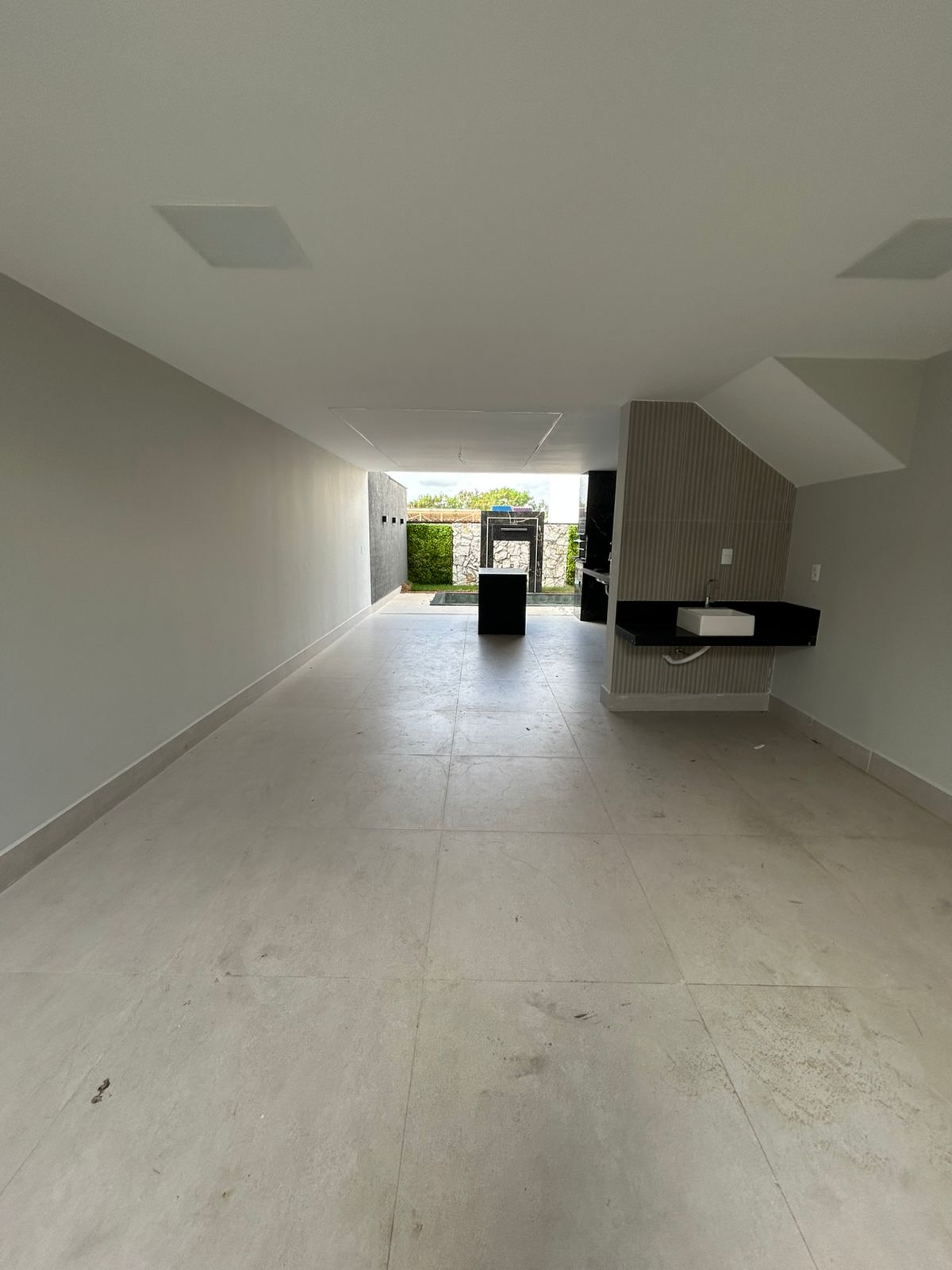 CASA TRIPLEX NO CIDADE  NOVA
