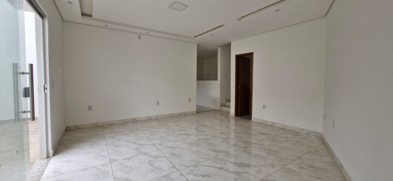 Casa com 03 Quartos Castanheiras