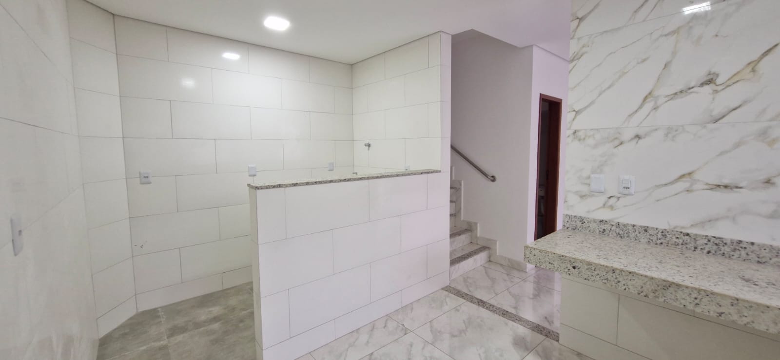 Casa com 03 Quartos Castanheiras