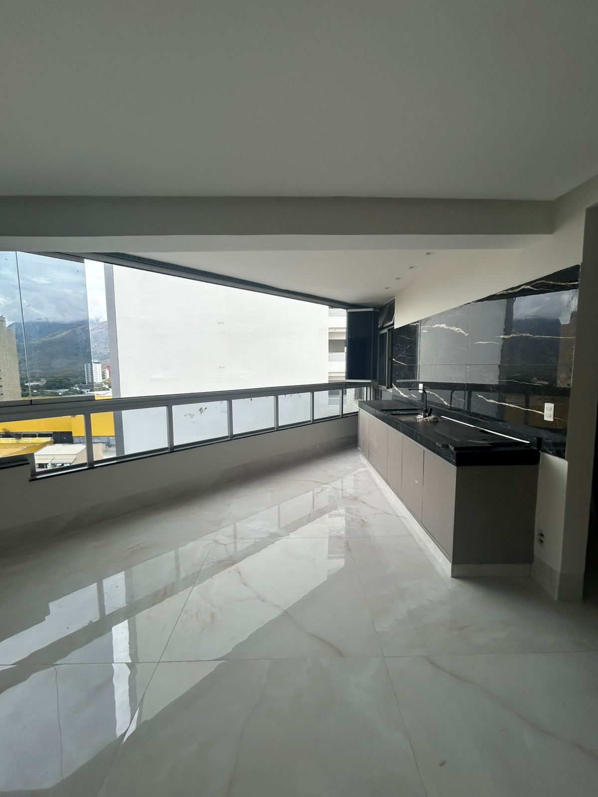 APARTAMENTO LUXO NO CENTRO