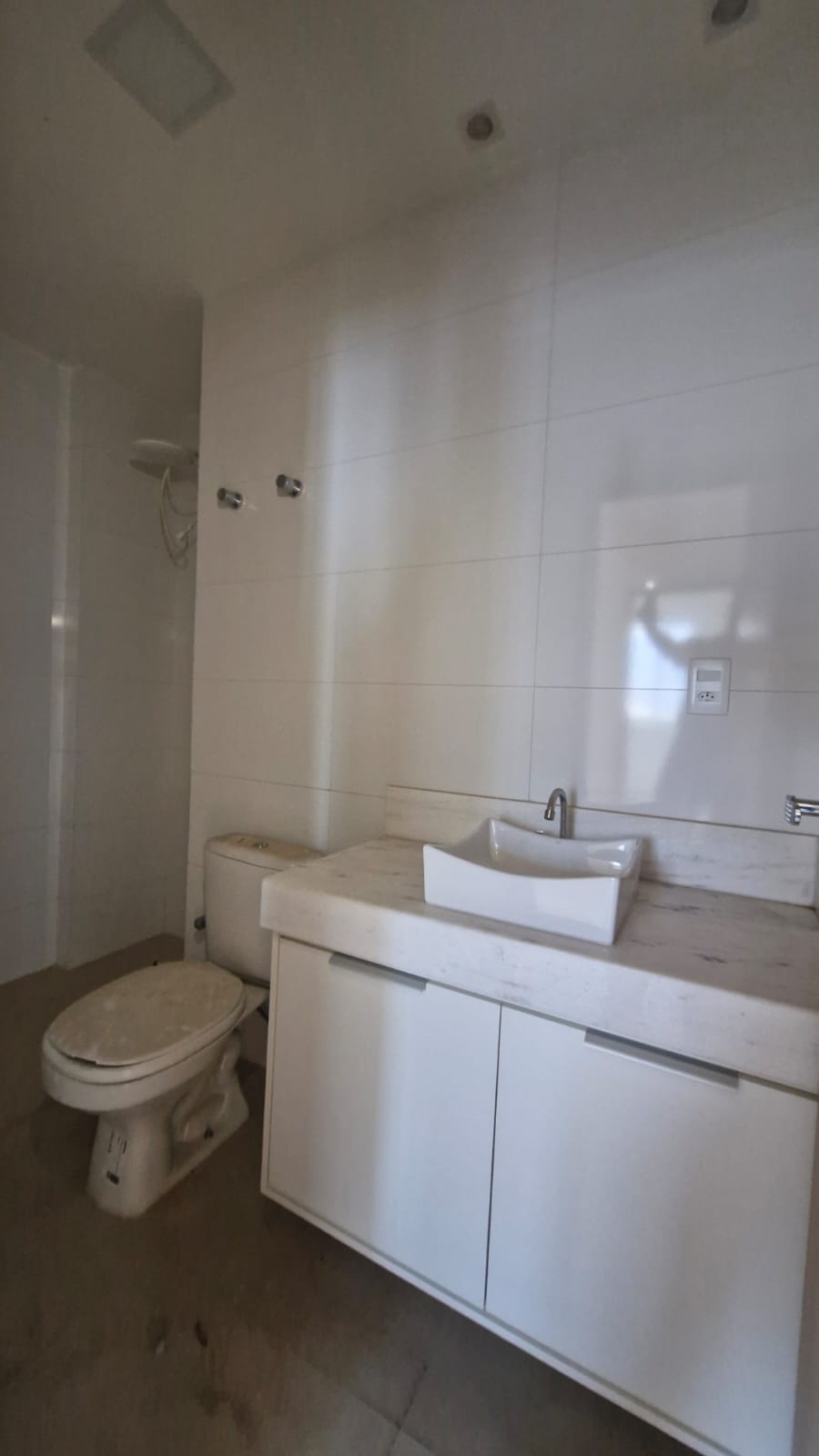 Apartamento  com 03 Quartos Esplanada 