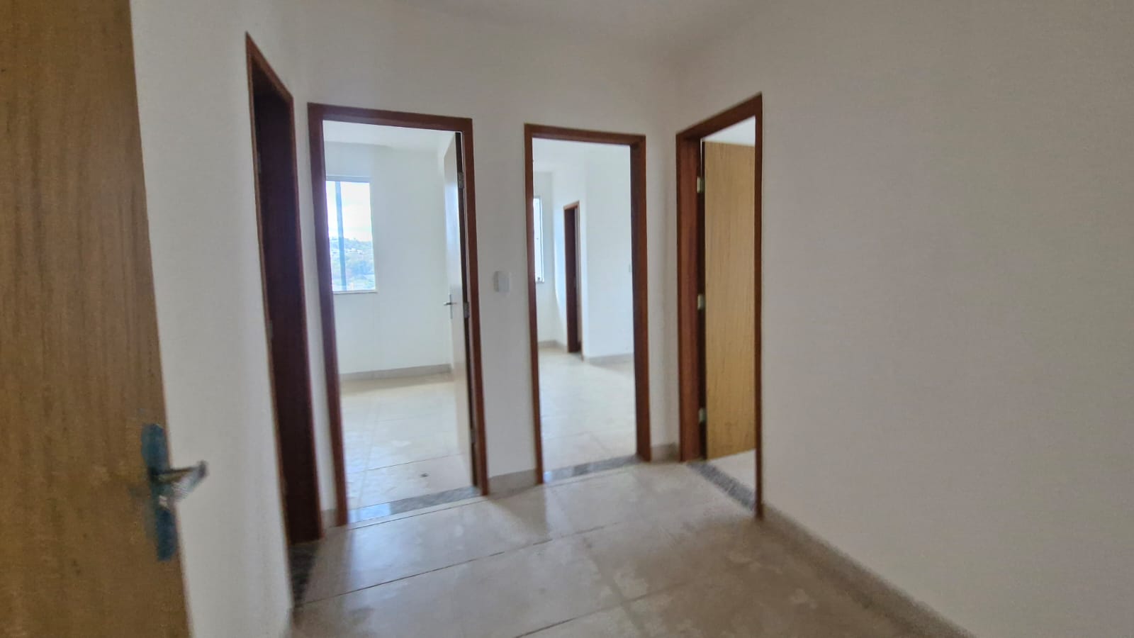Apartamento  com 03 Quartos Esplanada 