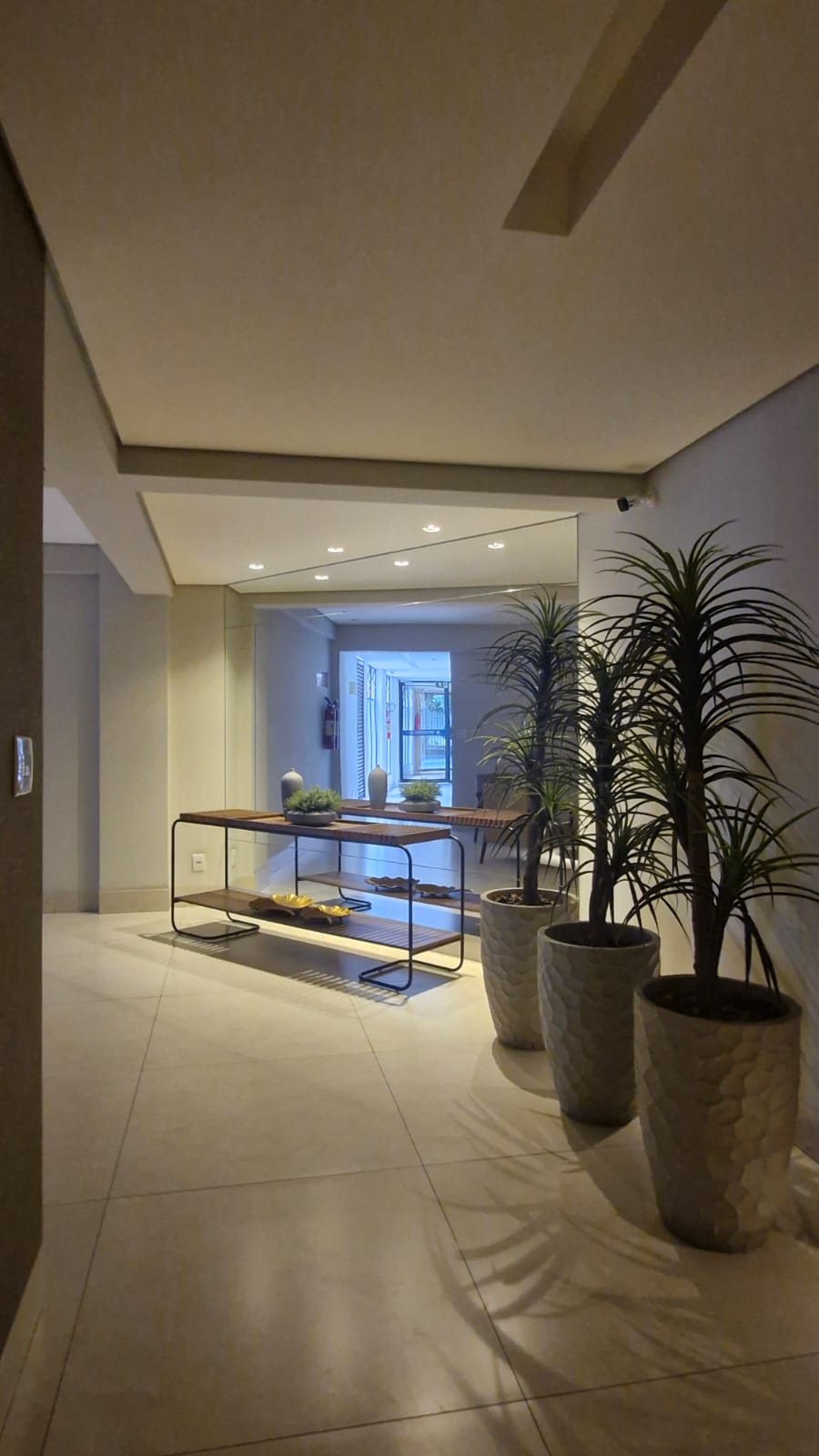 Apartamento  com 03 Quartos Esplanada 