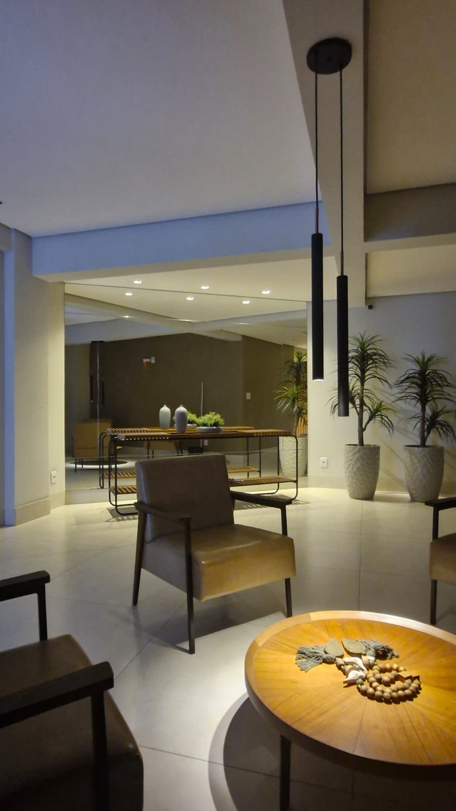 Apartamento  com 03 Quartos Esplanada 