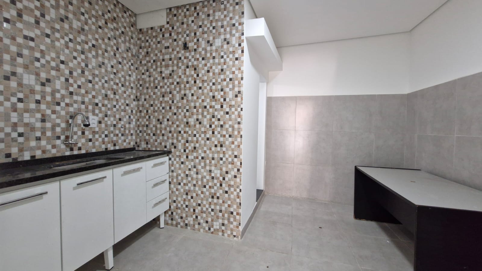 Loja comercial e apartamento no Lourdes