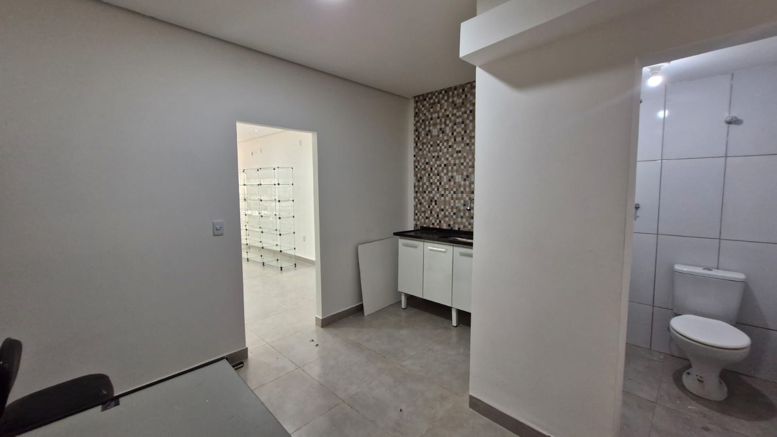 Loja comercial e apartamento no Lourdes