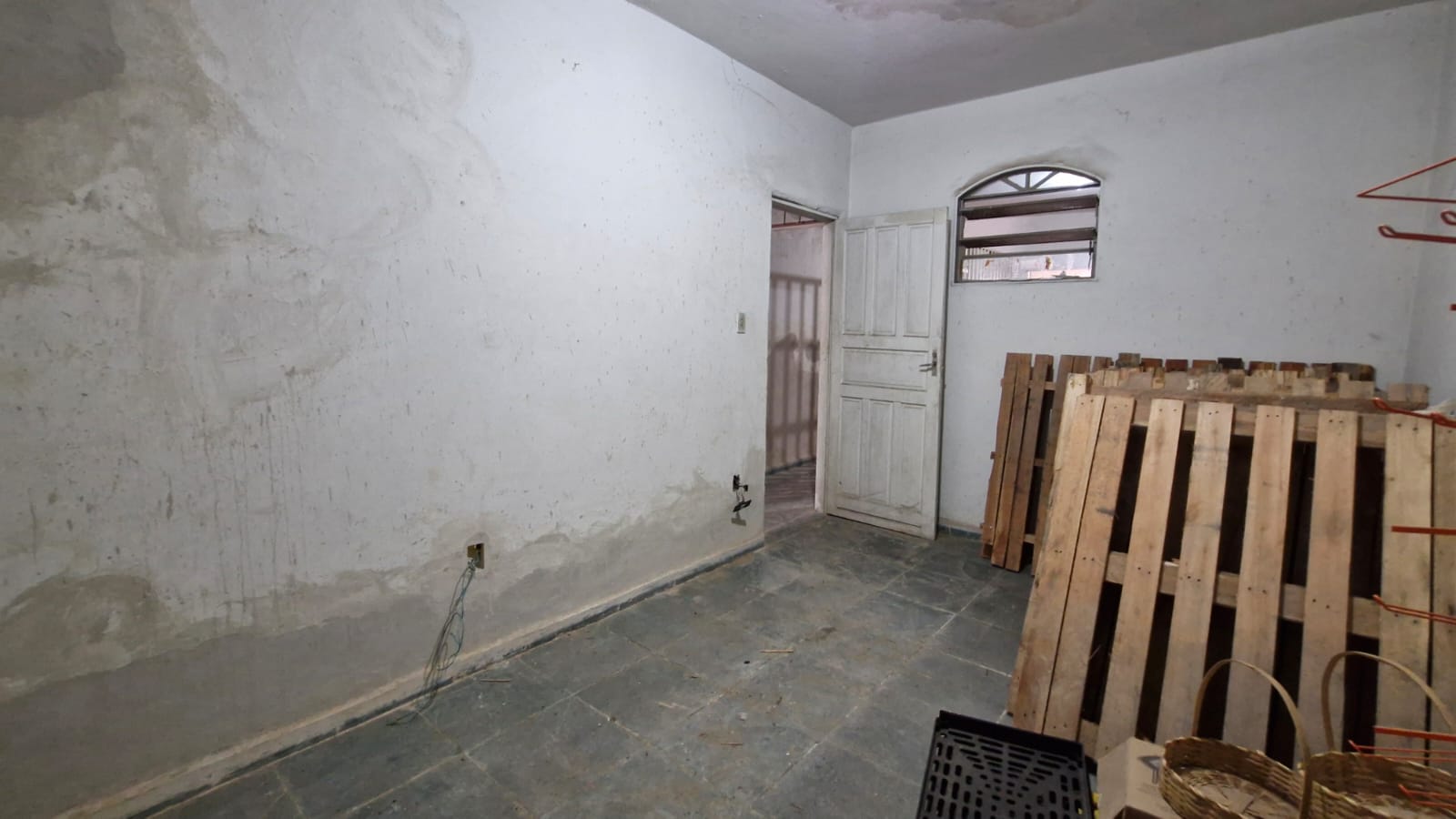 Loja comercial e apartamento no Lourdes