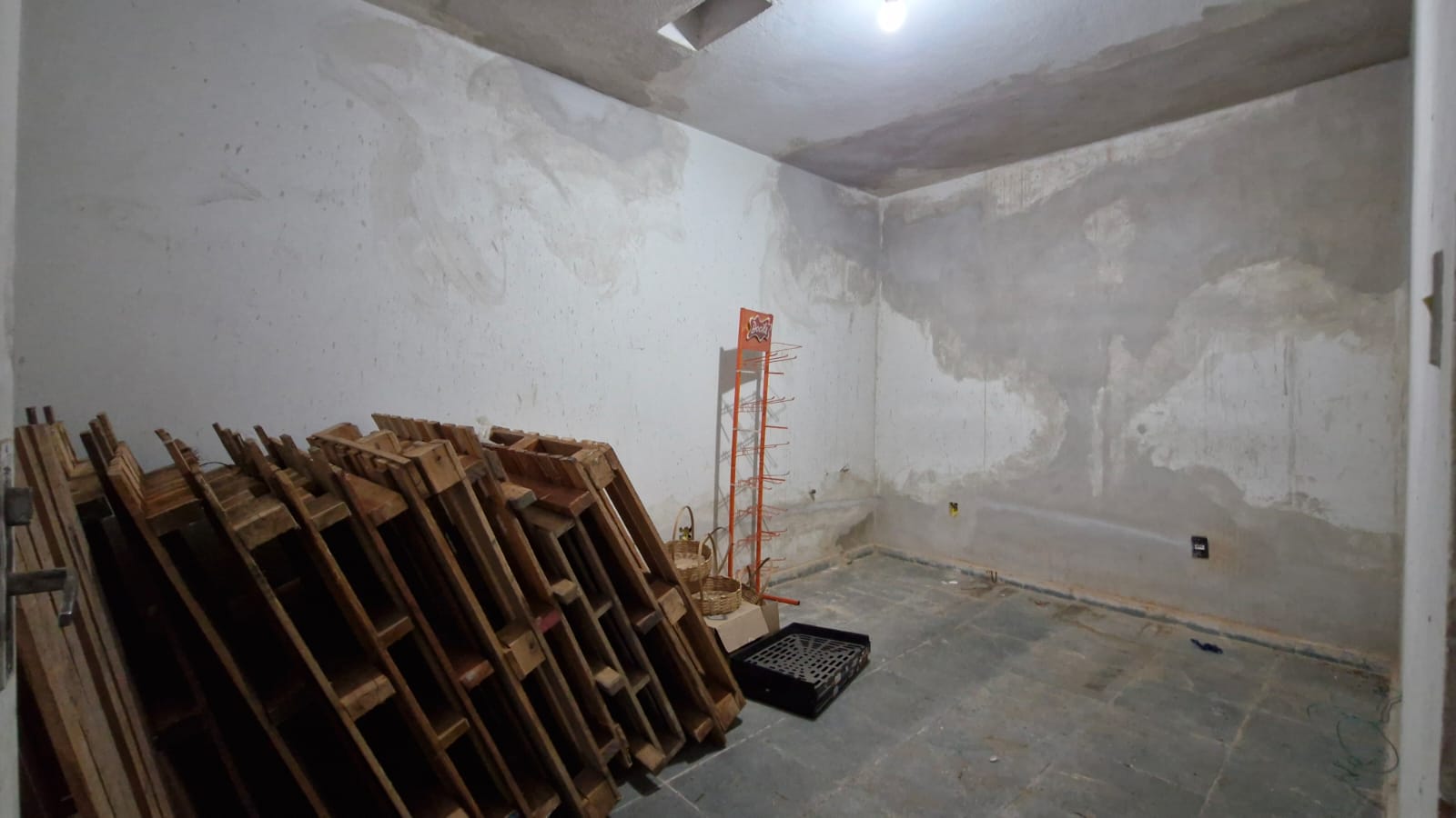 Loja comercial e apartamento no Lourdes