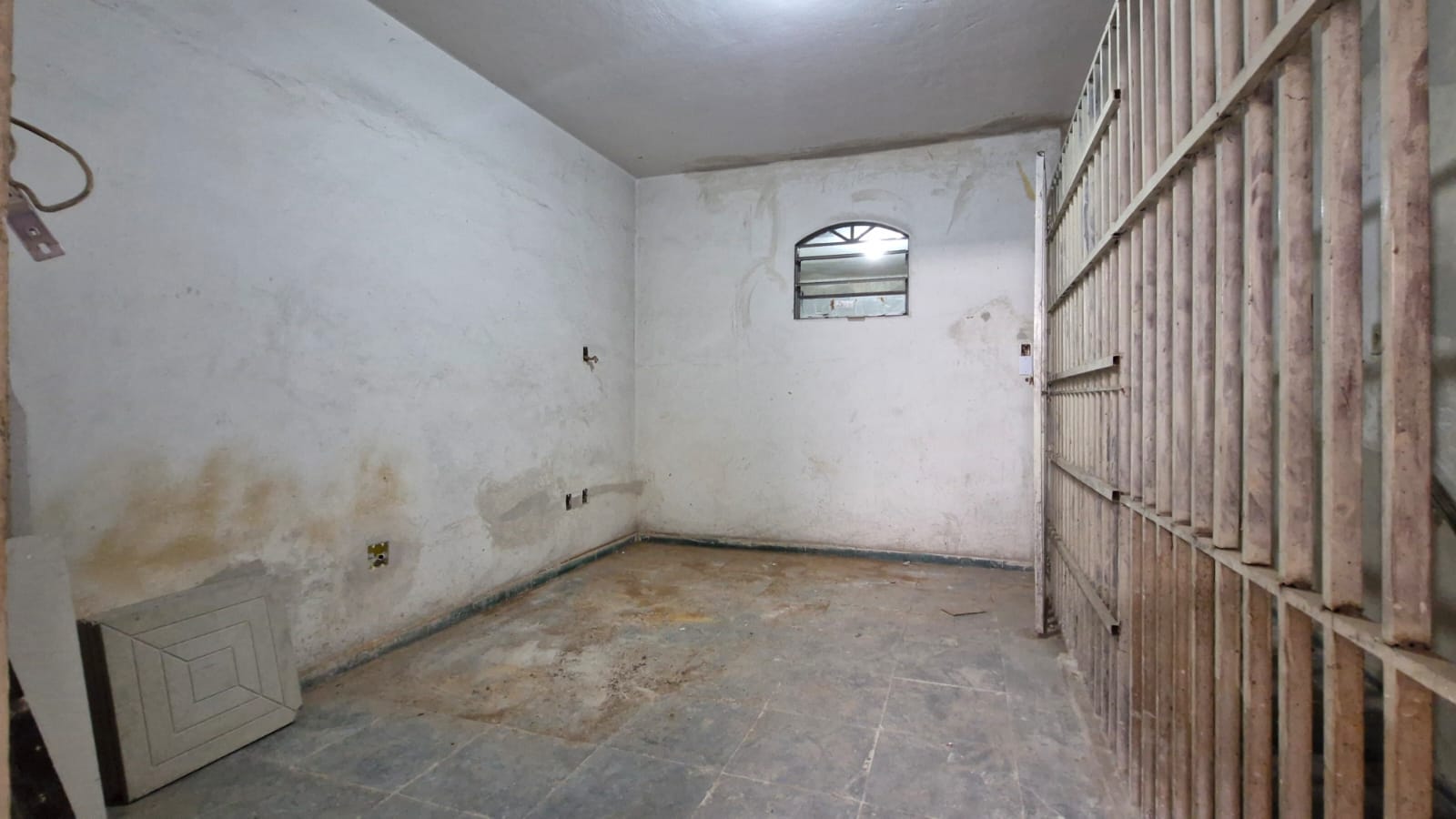 Loja comercial e apartamento no Lourdes