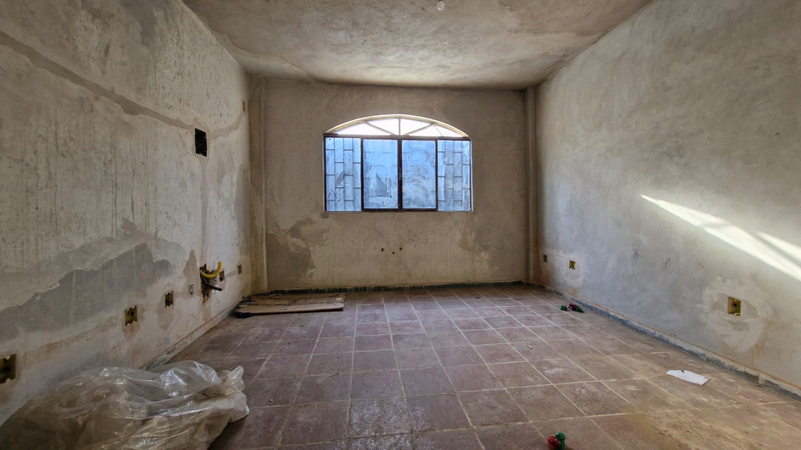 Loja comercial e apartamento no Lourdes