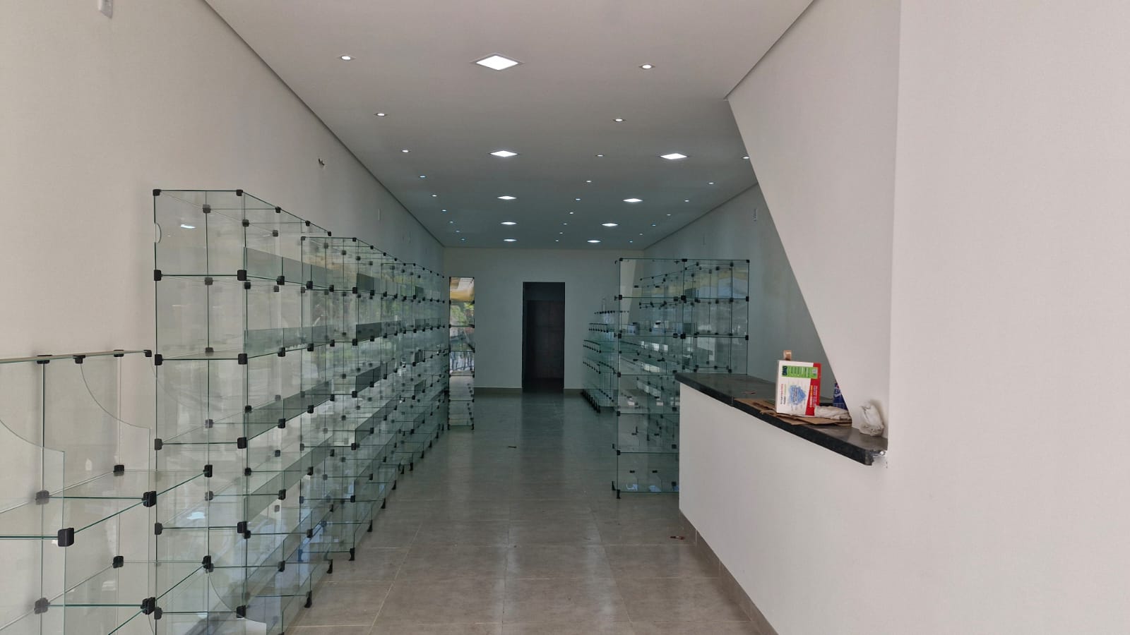 Loja comercial e apartamento no Lourdes