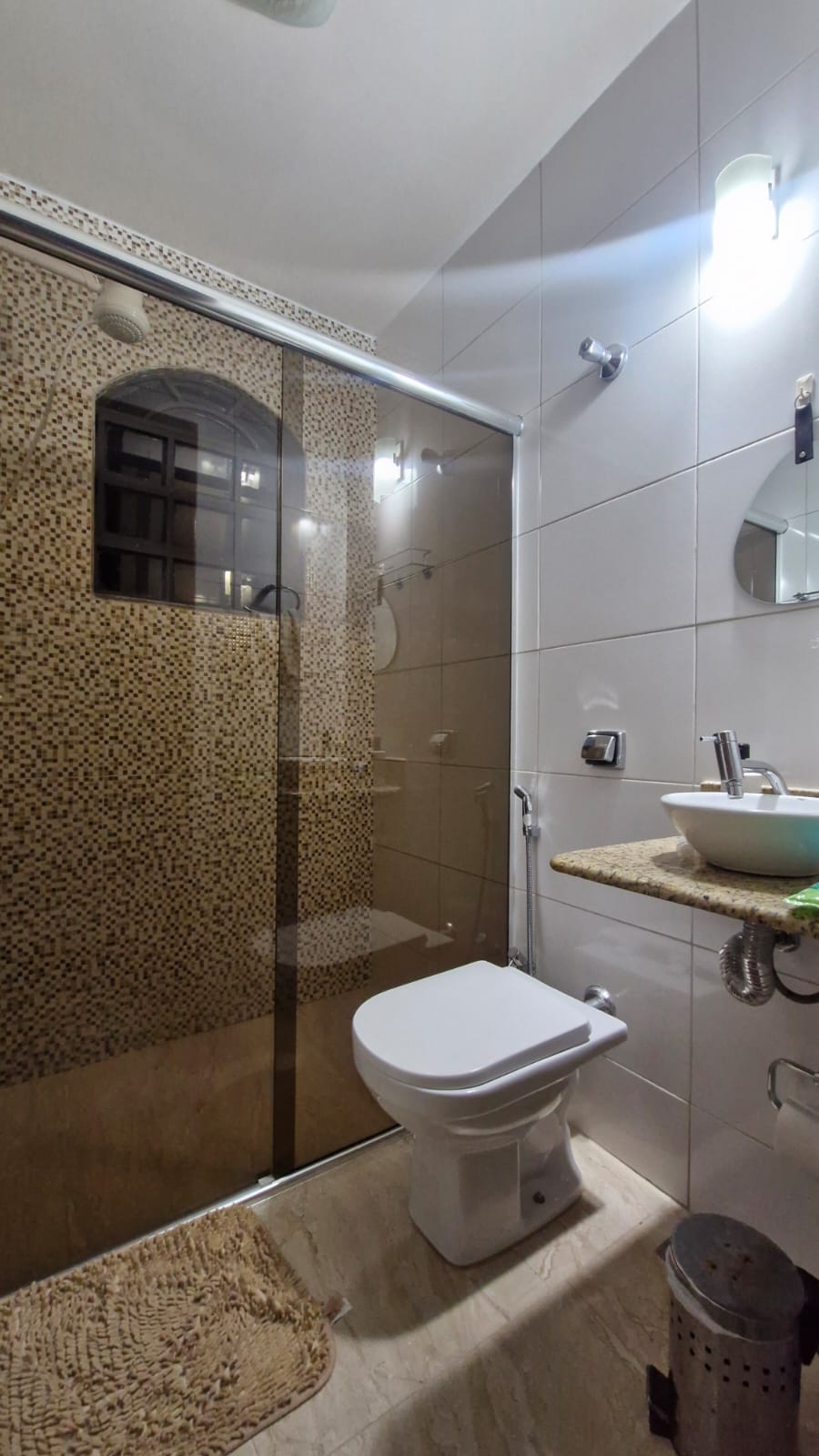 Prédio com com 02 Apartamentos Vila Bretas