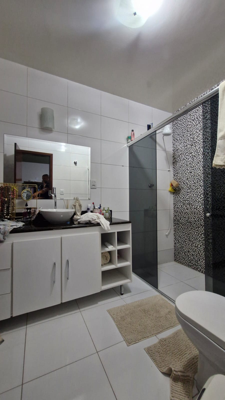 Prédio com com 02 Apartamentos Vila Bretas