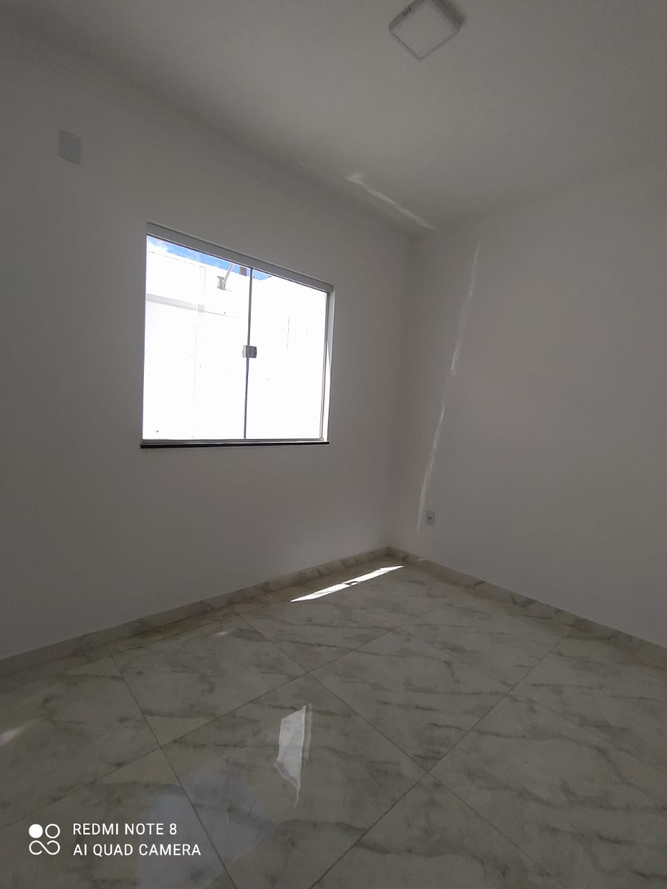 Casa com garagem subterrânea no Castanheiras