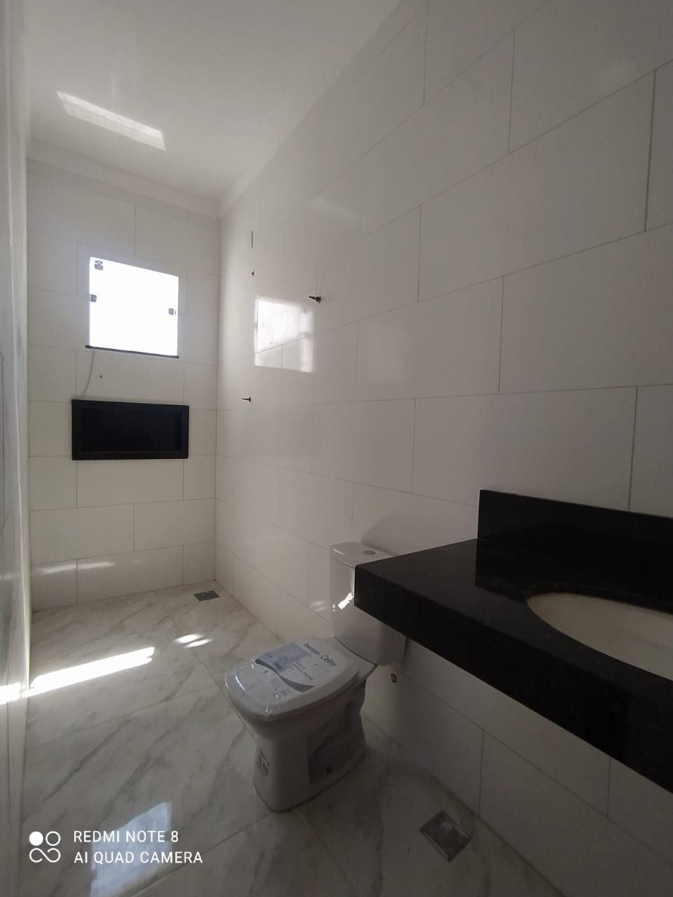 Casa com garagem subterrânea no Castanheiras