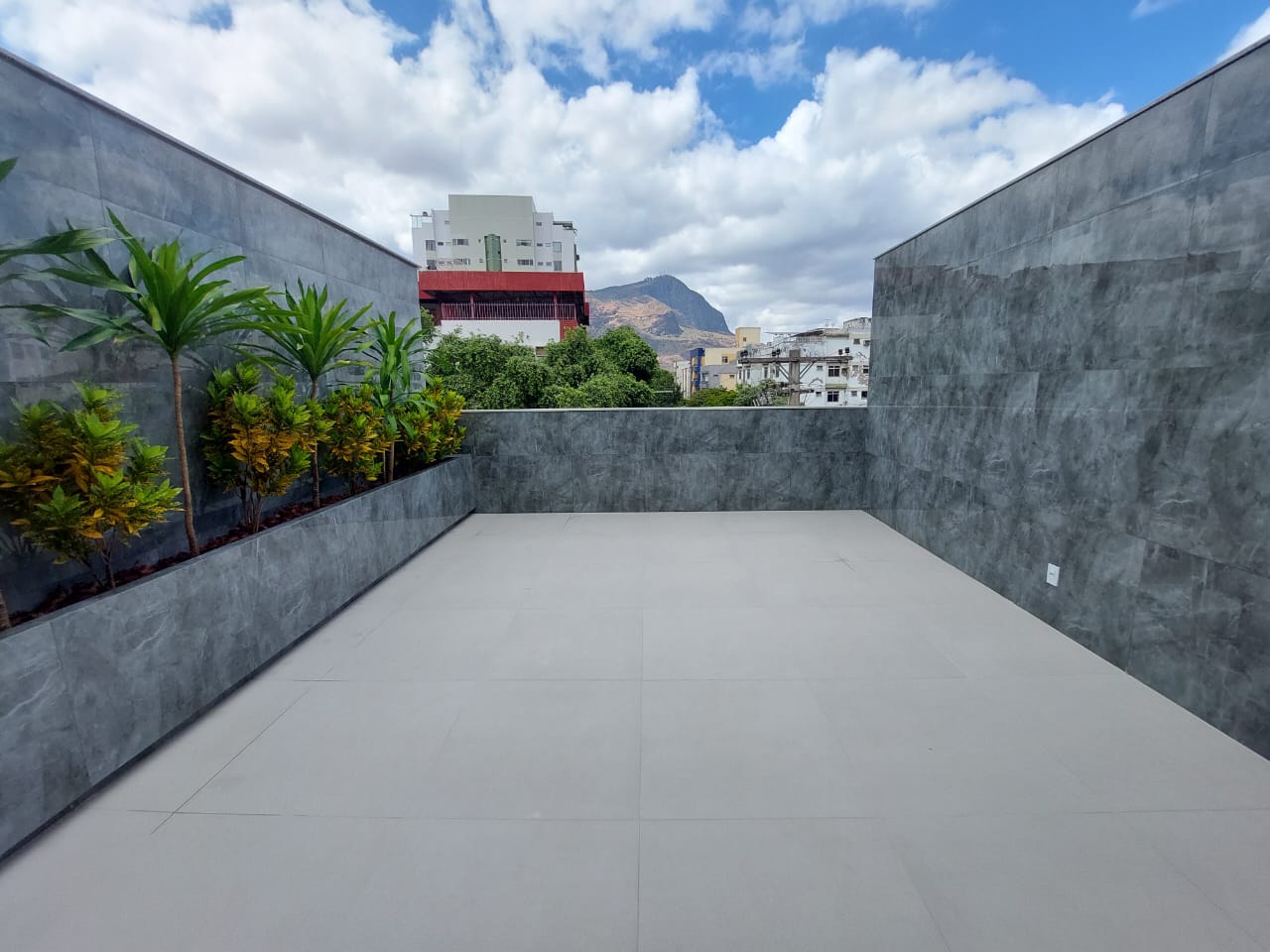 APARTAMENTO NOVINHO 1° LOCAÇÃO