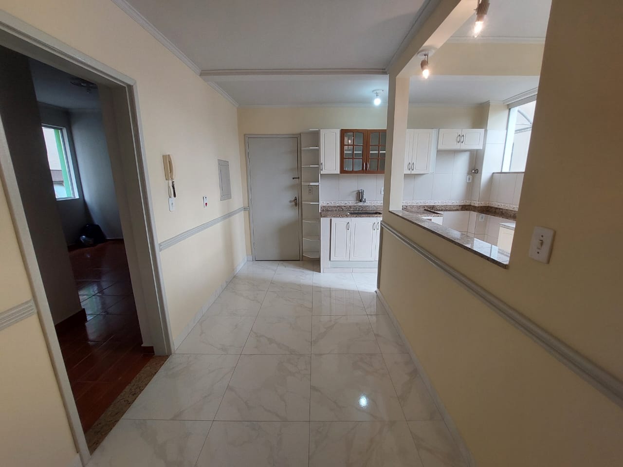 APARTAMENTO PARA LOCAÇÃO NO 1° ANDAR