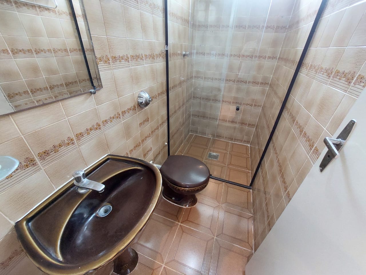 APARTAMENTO PARA LOCAÇÃO NO 1° ANDAR